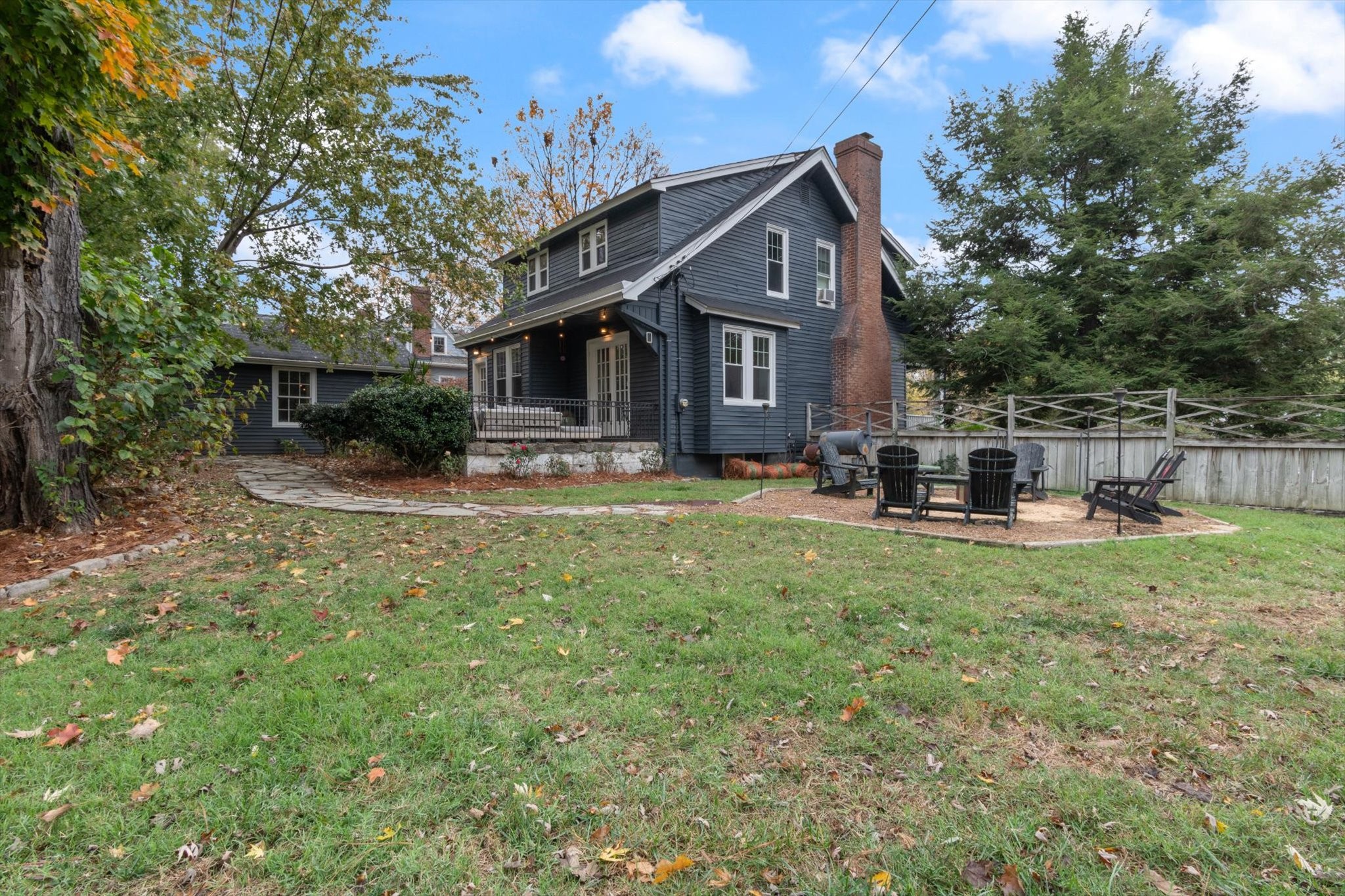1204 Riverside Rd