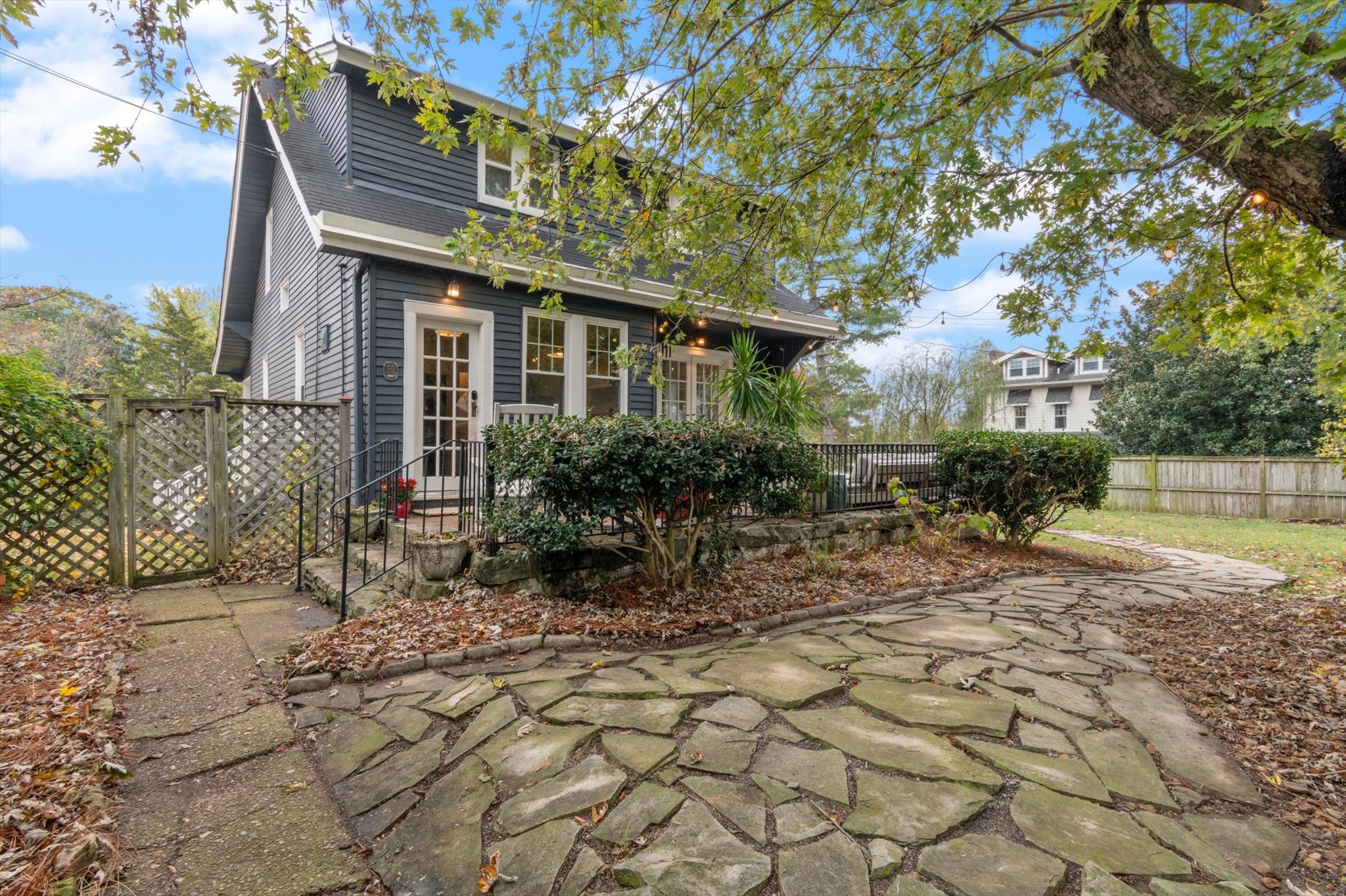 1204 Riverside Rd