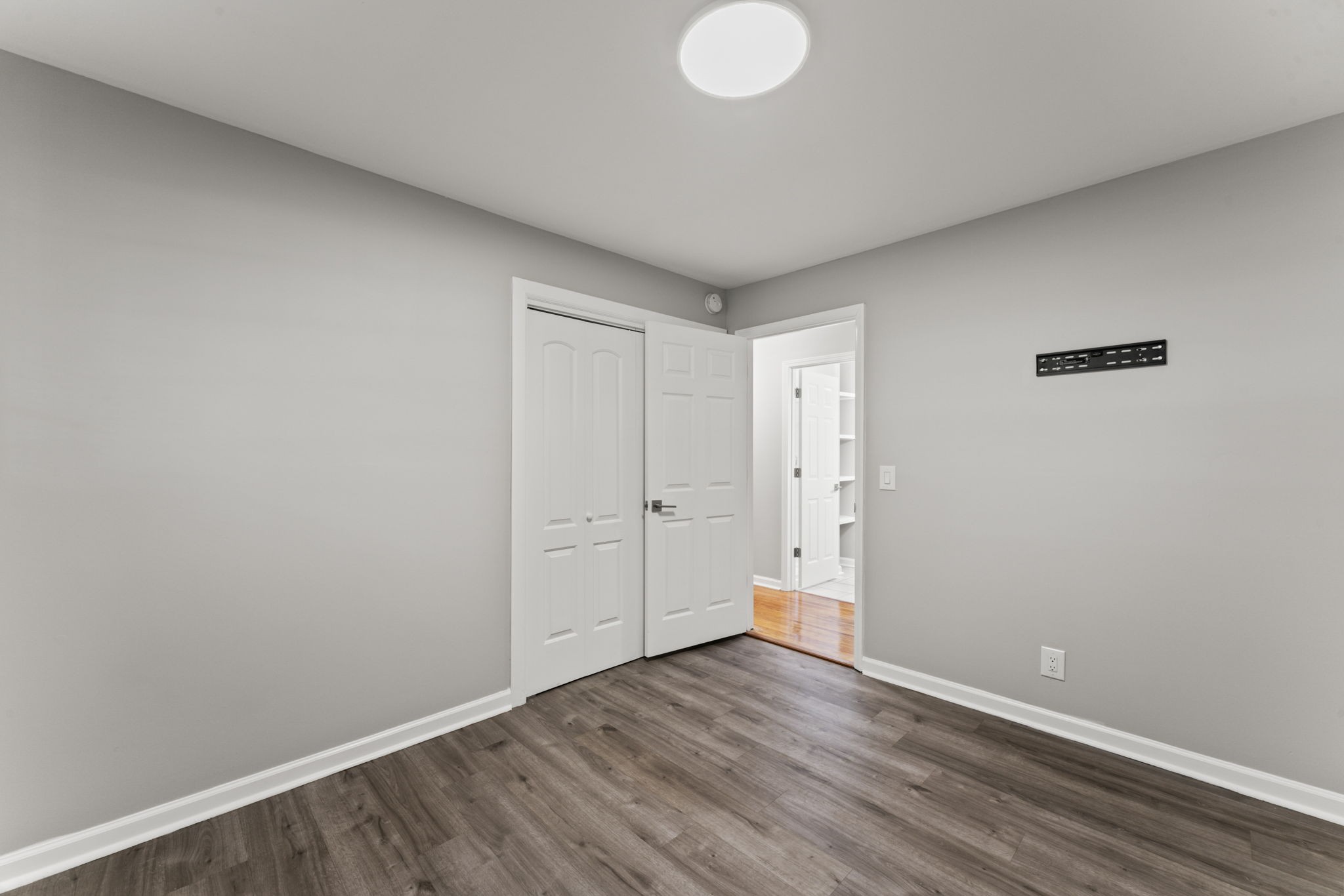 1107 W Northfield Blvd