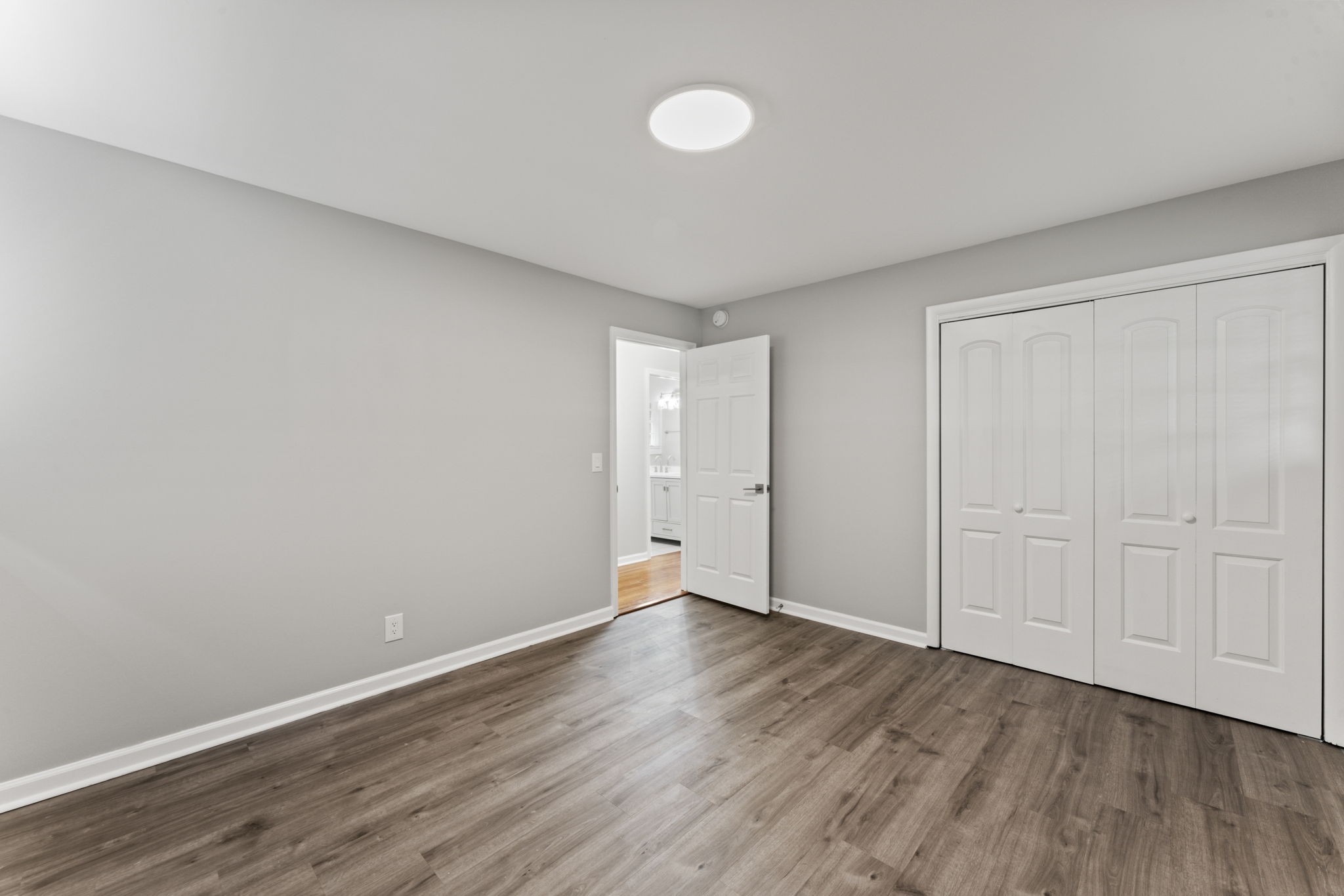 1107 W Northfield Blvd