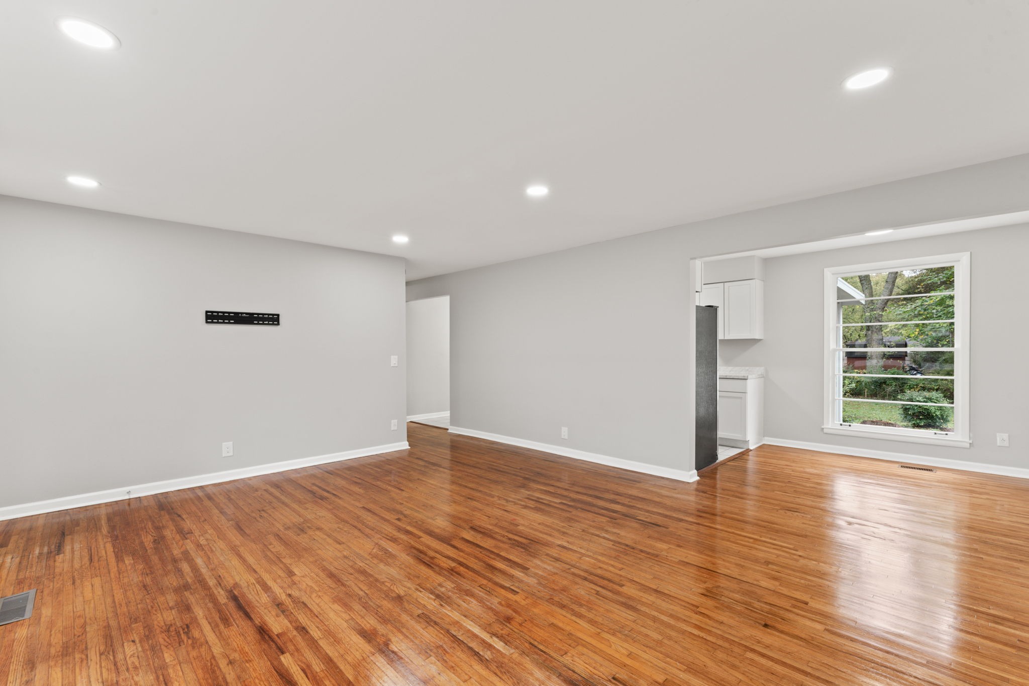 1107 W Northfield Blvd