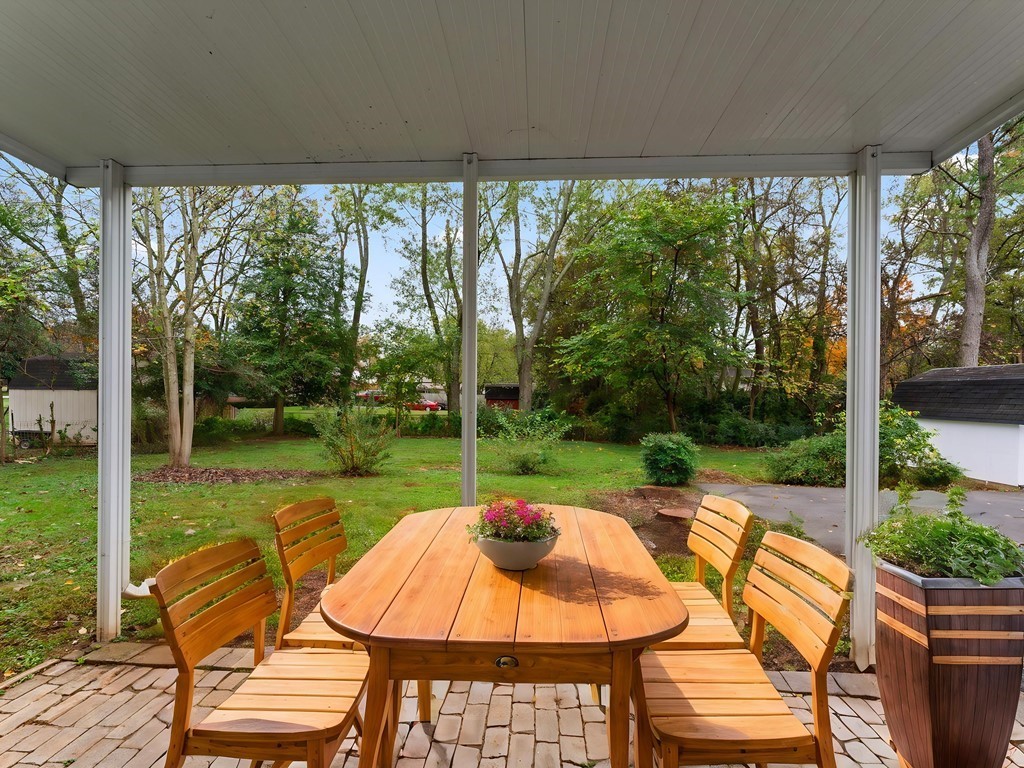 1107 W Northfield Blvd