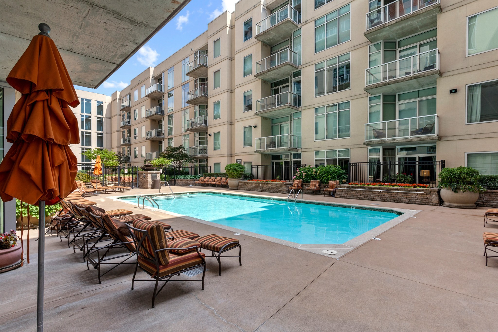 600 12th Ave, S Unit: 823
