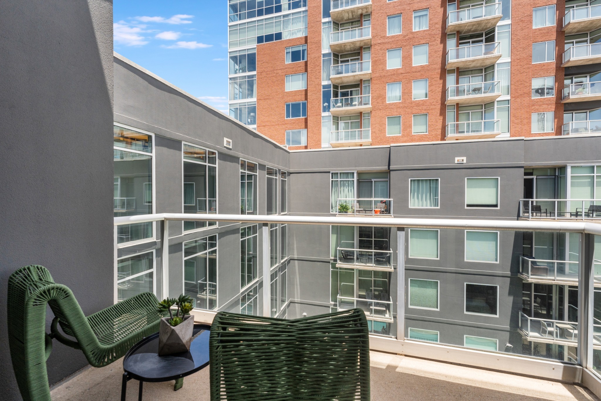 600 12th Ave, S Unit: 823