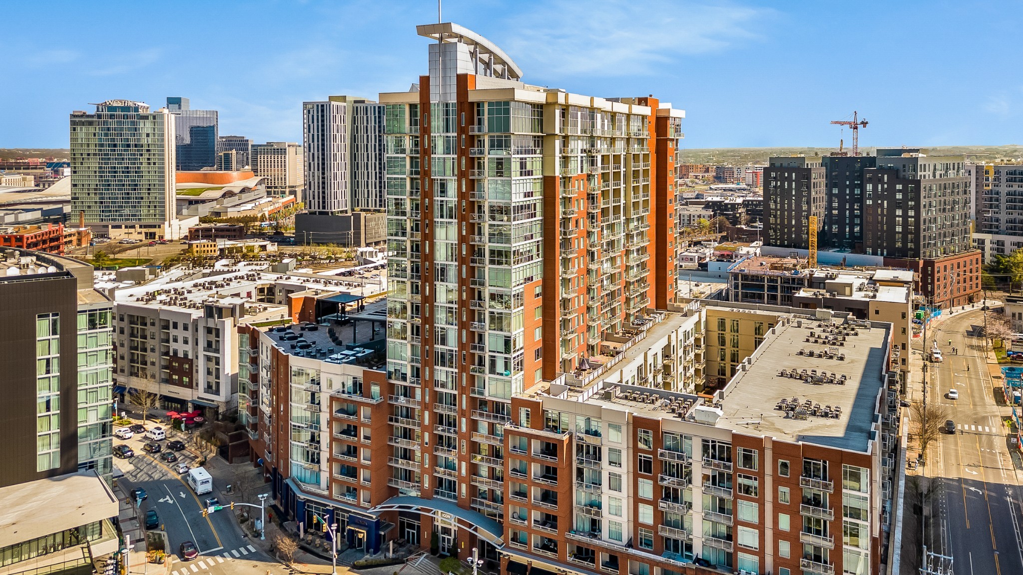 600 12th Ave, S Unit: 823