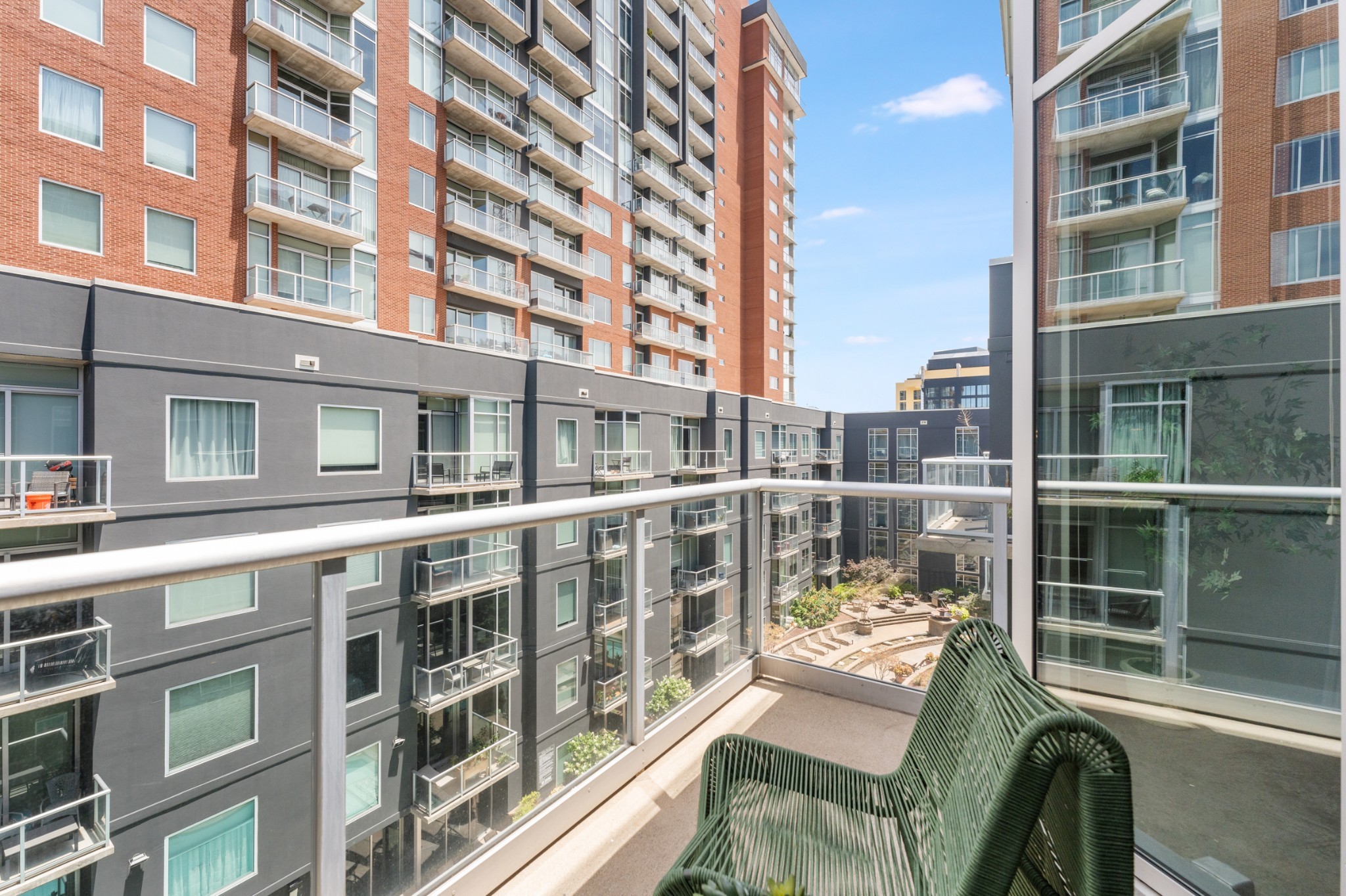 600 12th Ave, S Unit: 823