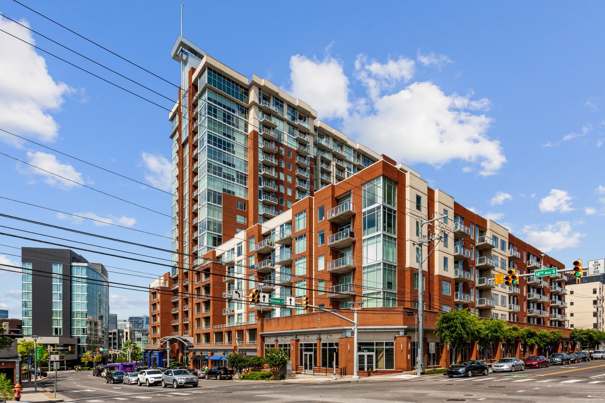 600 12th Ave, S Unit: 823