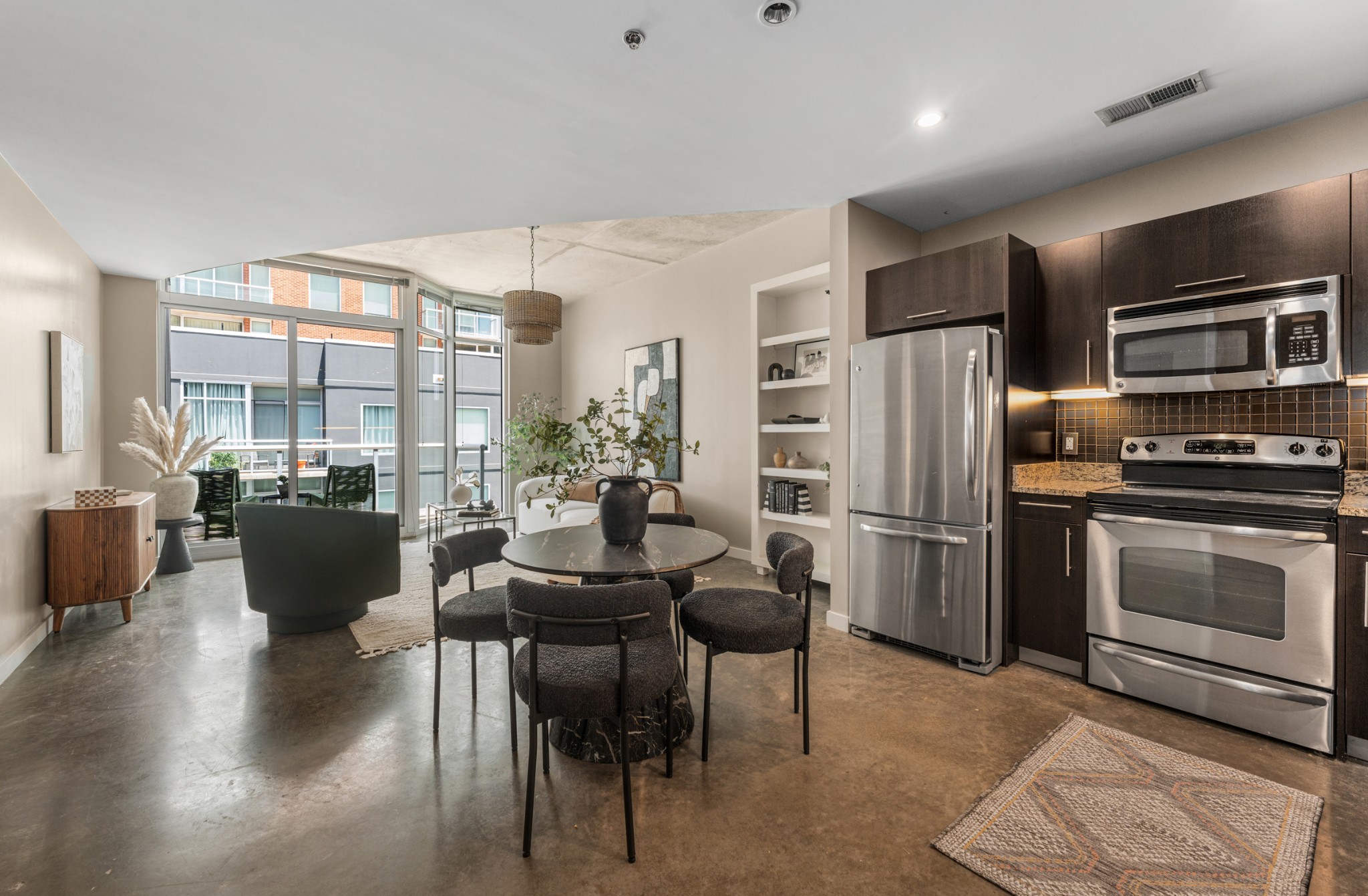 600 12th Ave, S Unit: 823