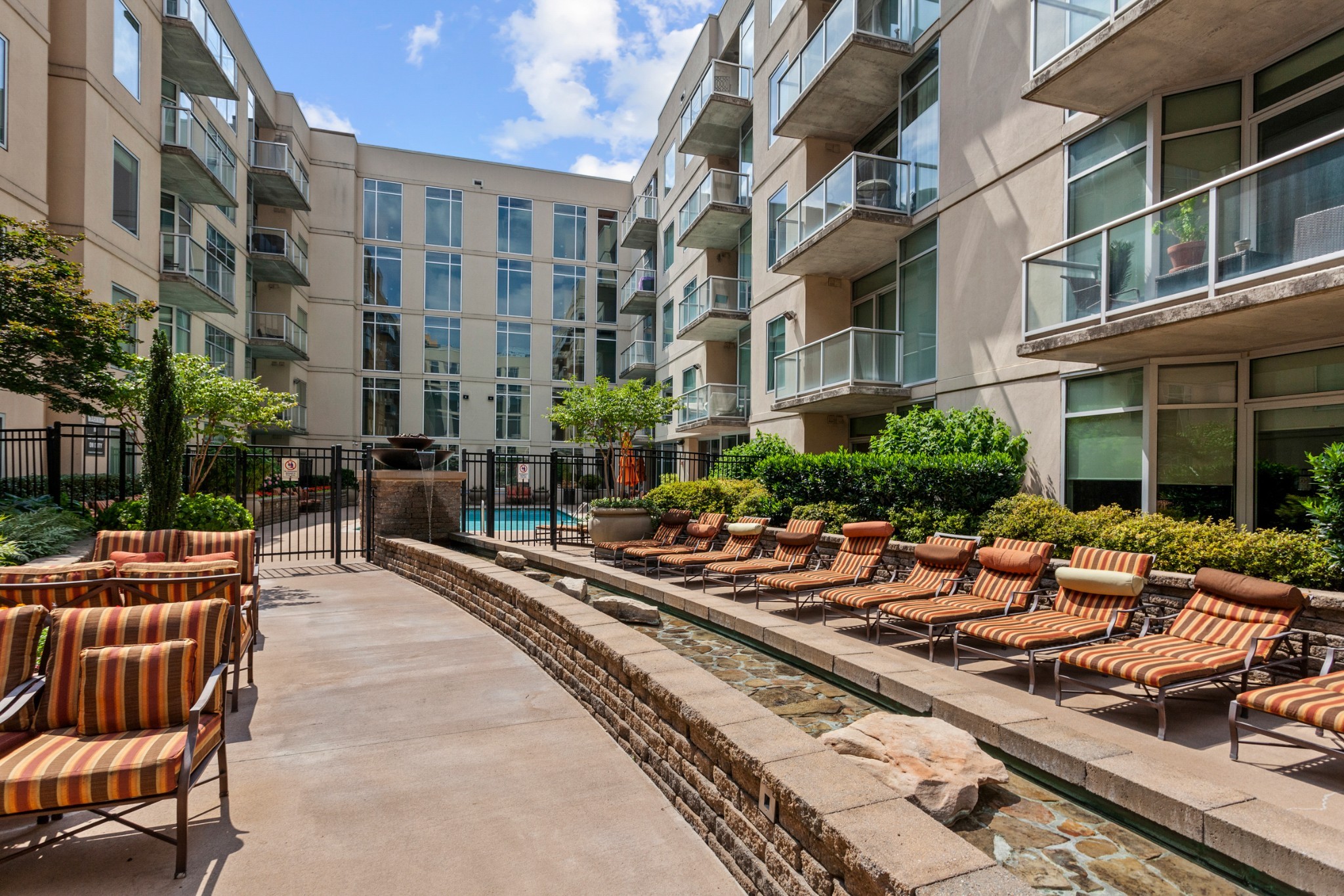 600 12th Ave, S Unit: 823