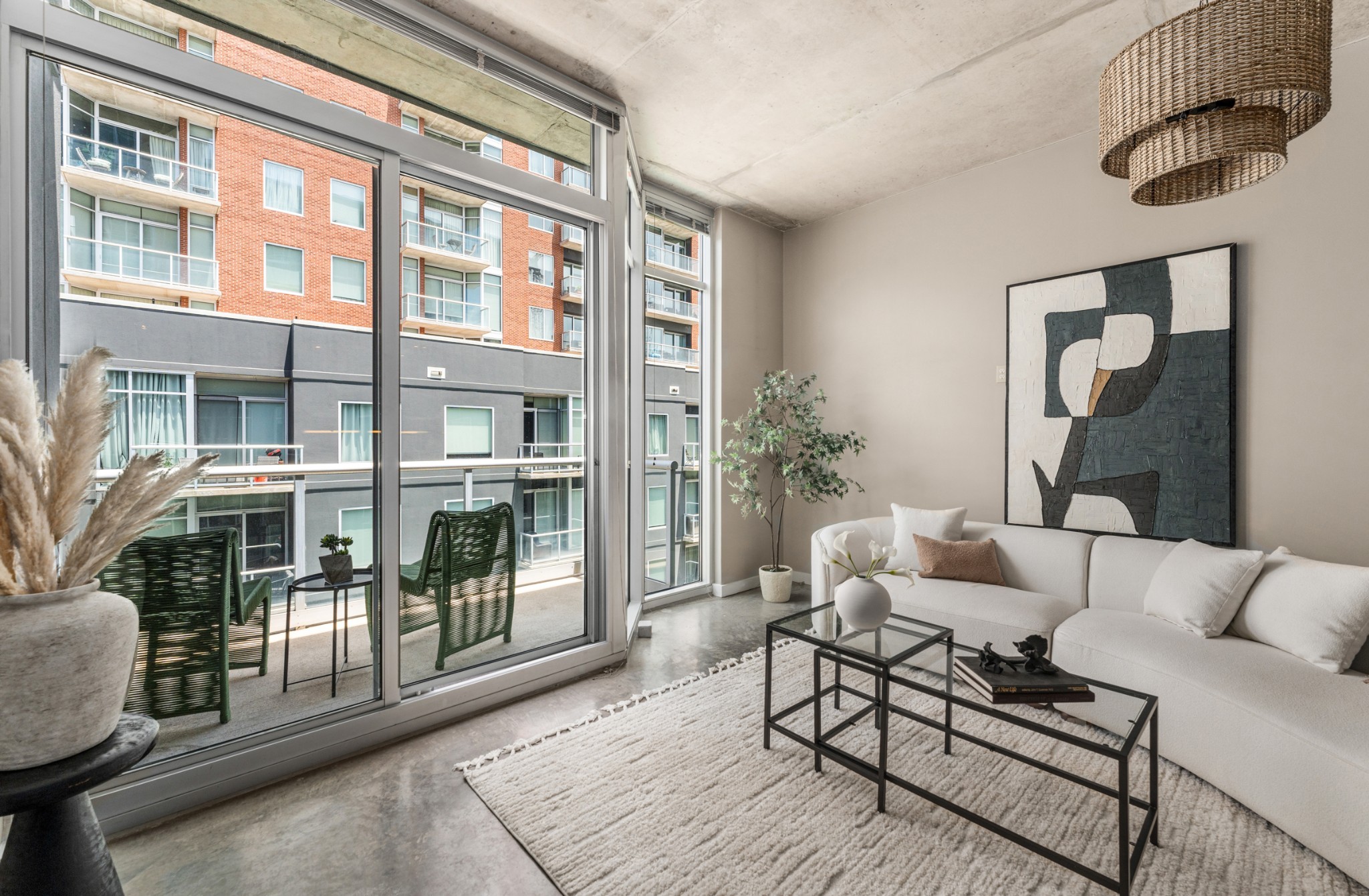 600 12th Ave, S Unit: 823