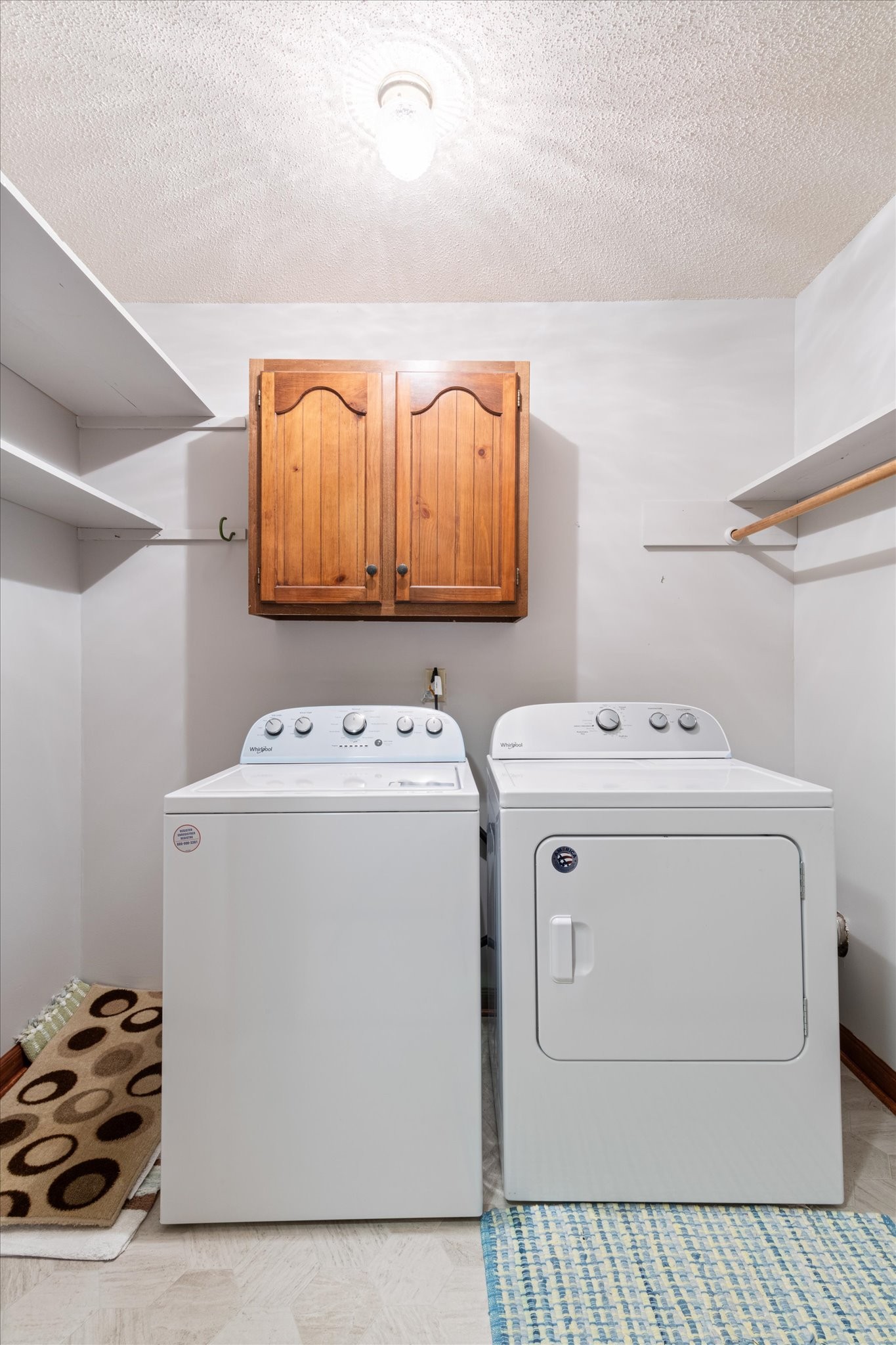 2242 Surrey Dr