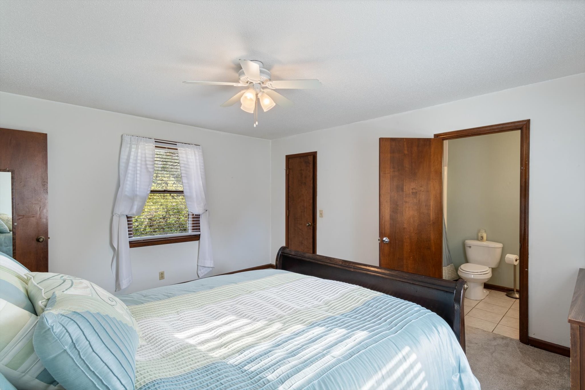 2242 Surrey Dr
