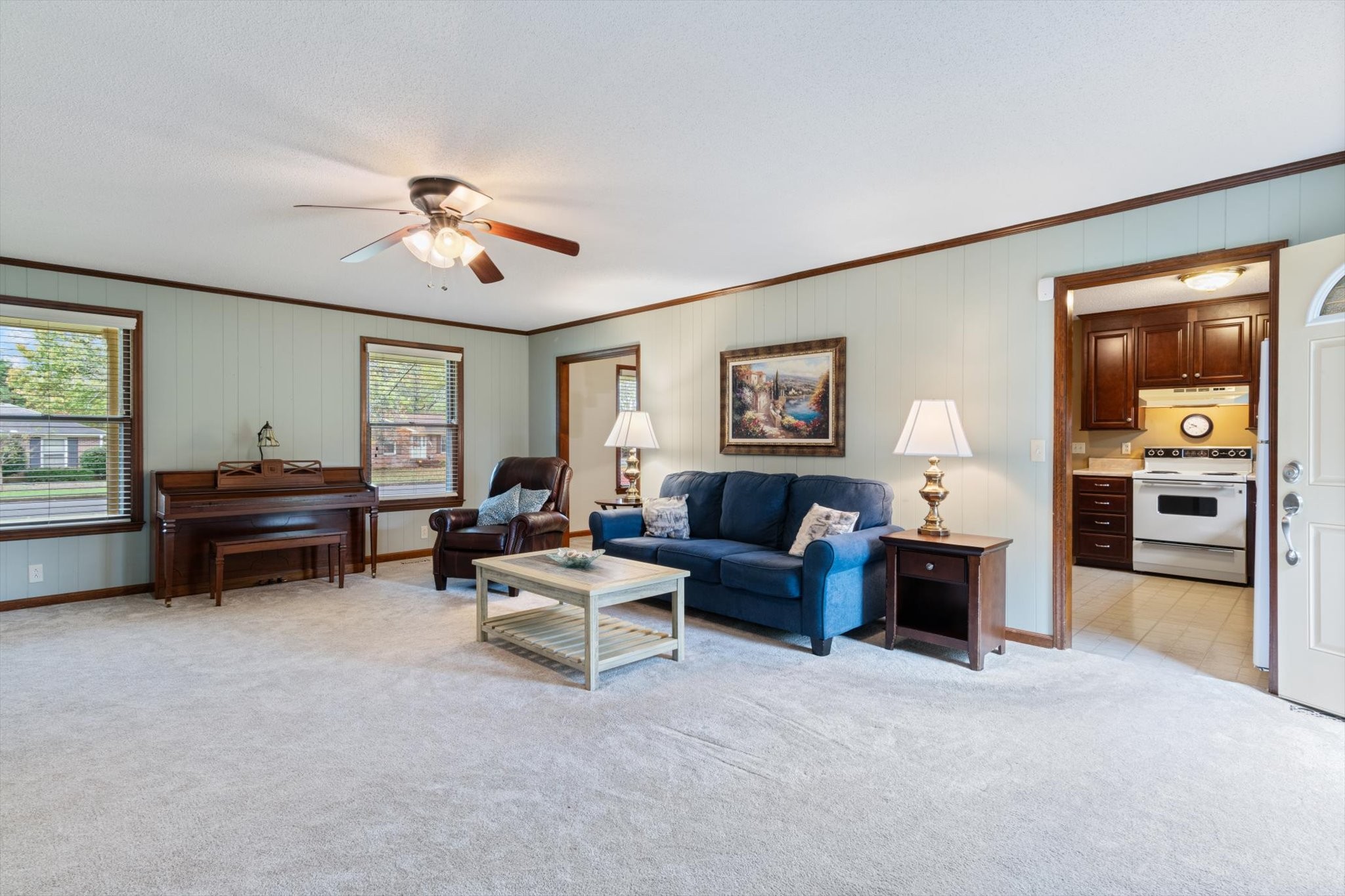 2242 Surrey Dr