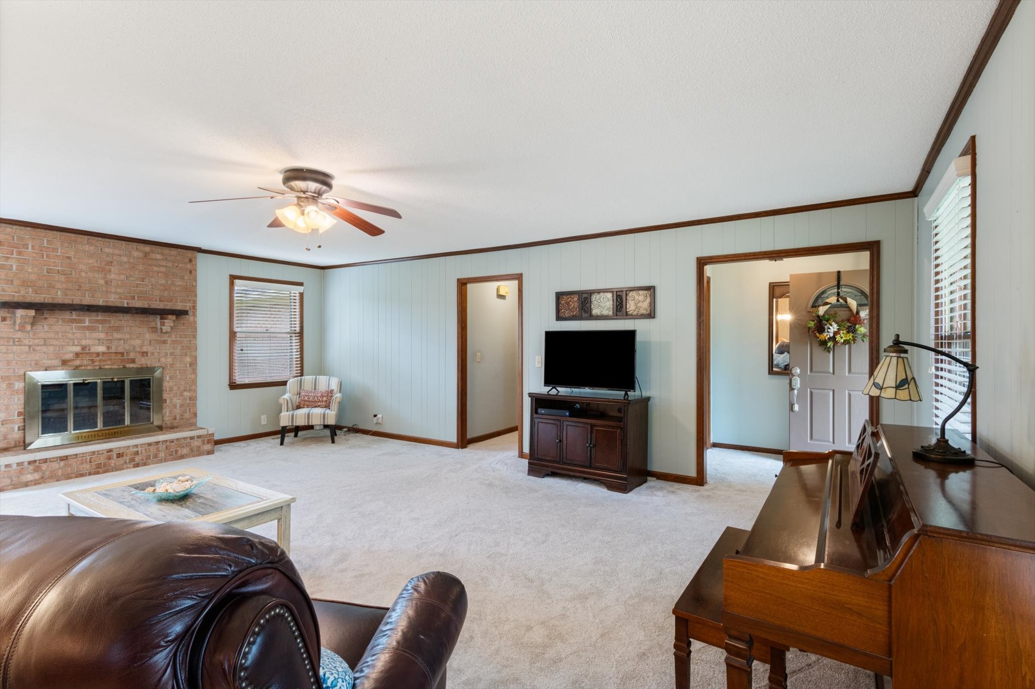 2242 Surrey Dr