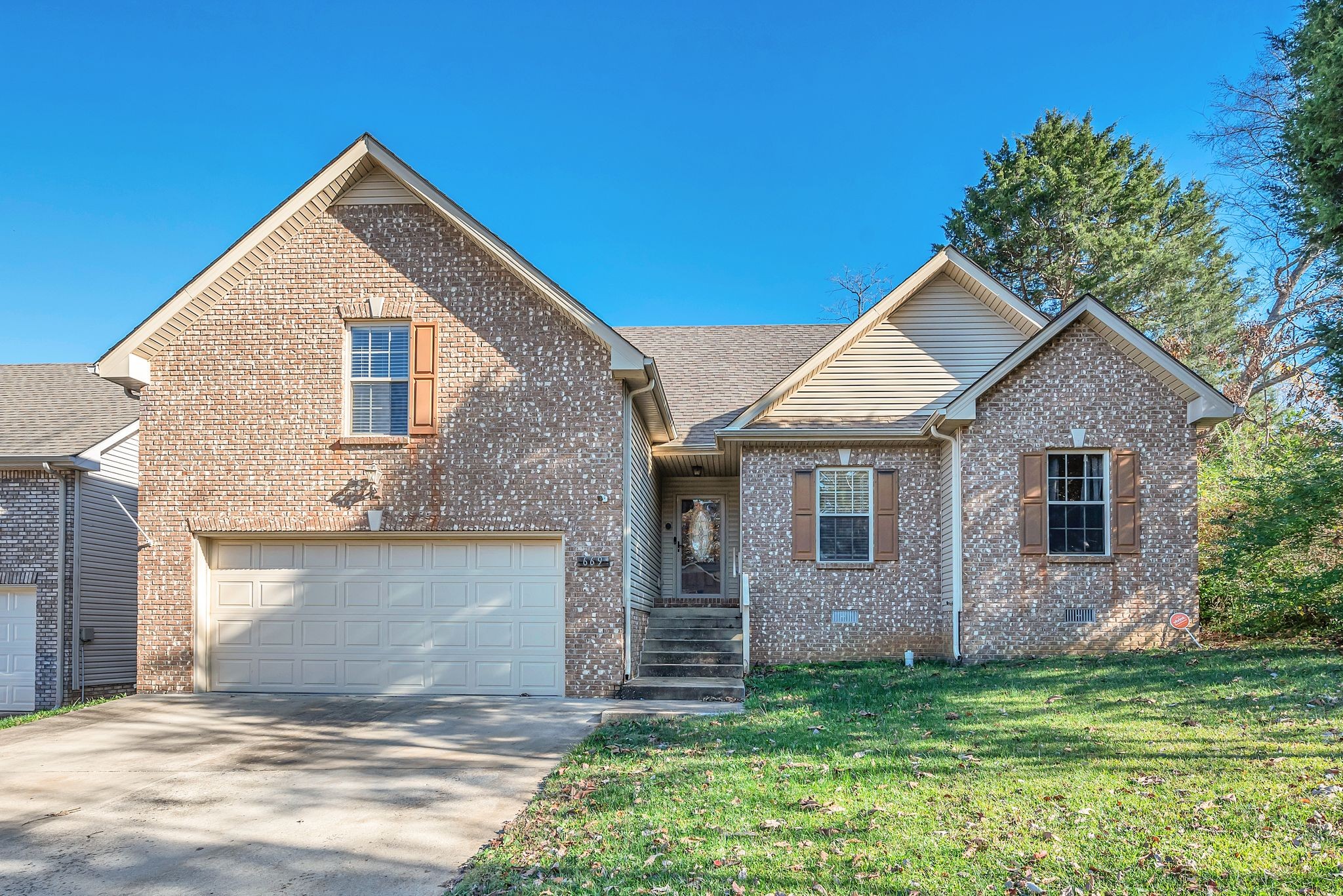 669 Deer Ridge Dr