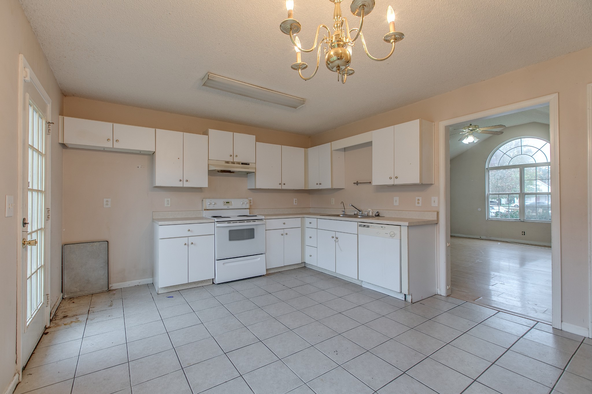 1523 Rochester Dr