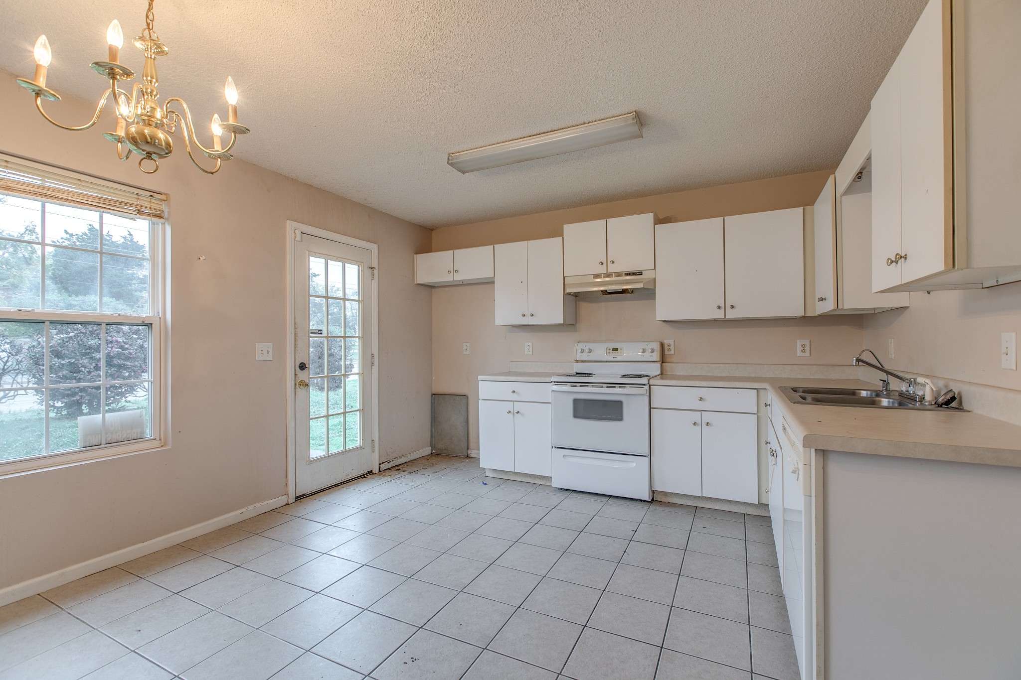 1523 Rochester Dr