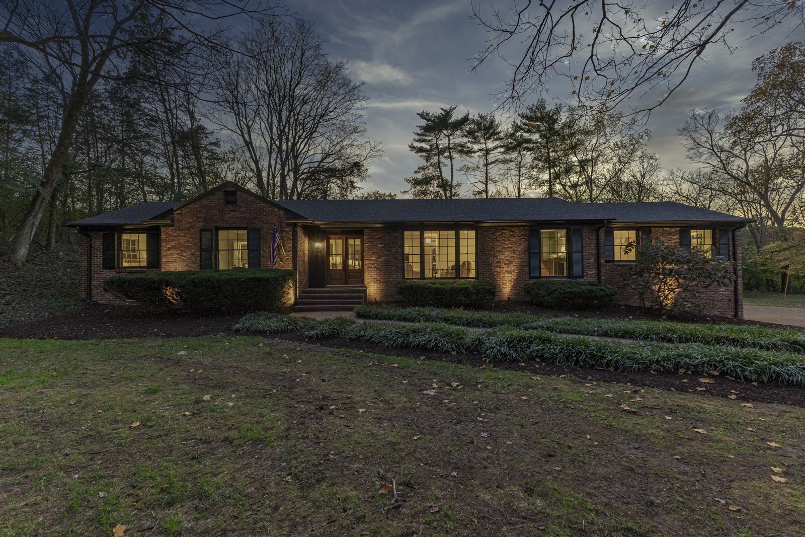 1917 Kingsbury Dr