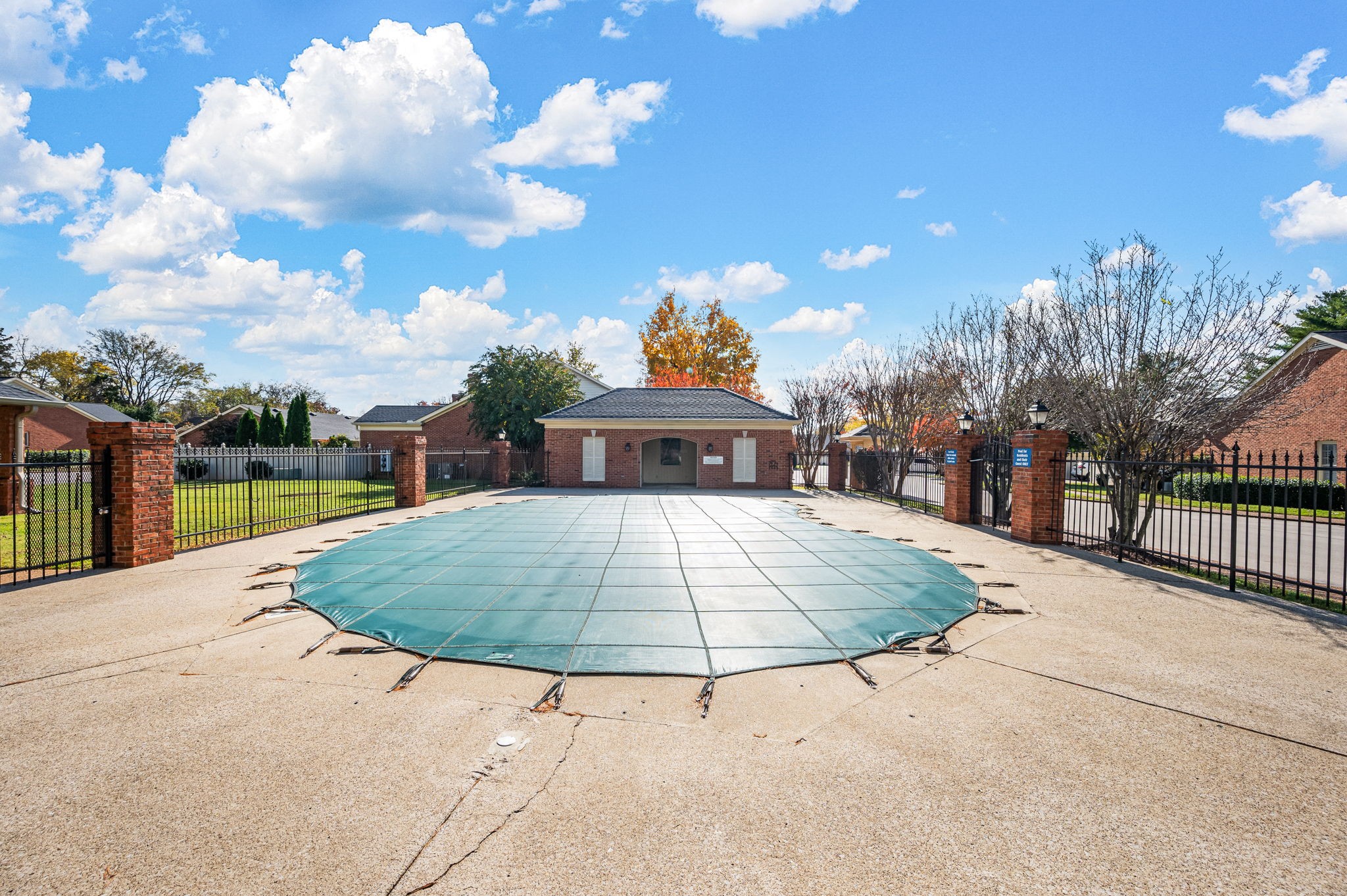 1407 Cambridge Dr