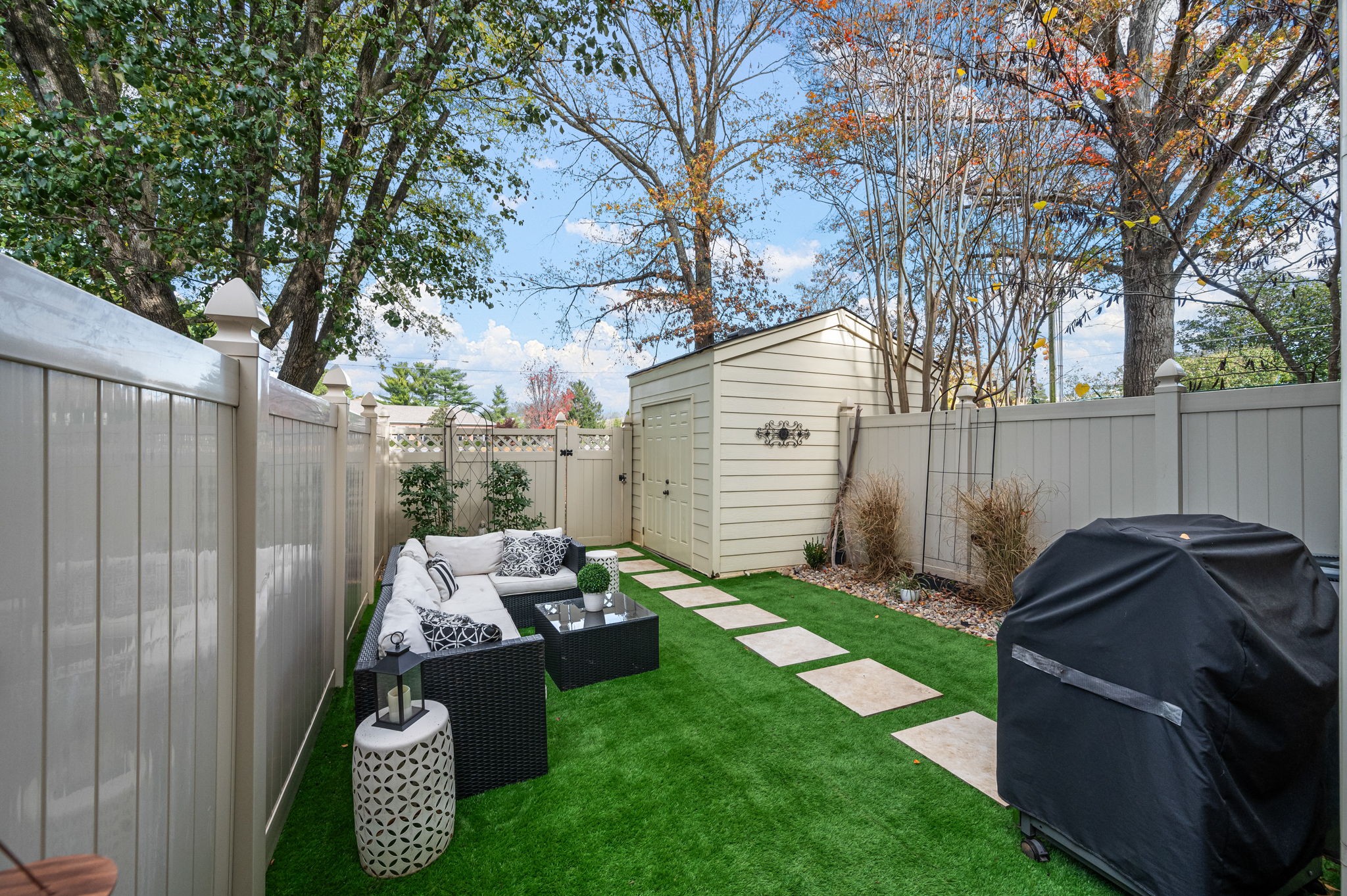 1407 Cambridge Dr