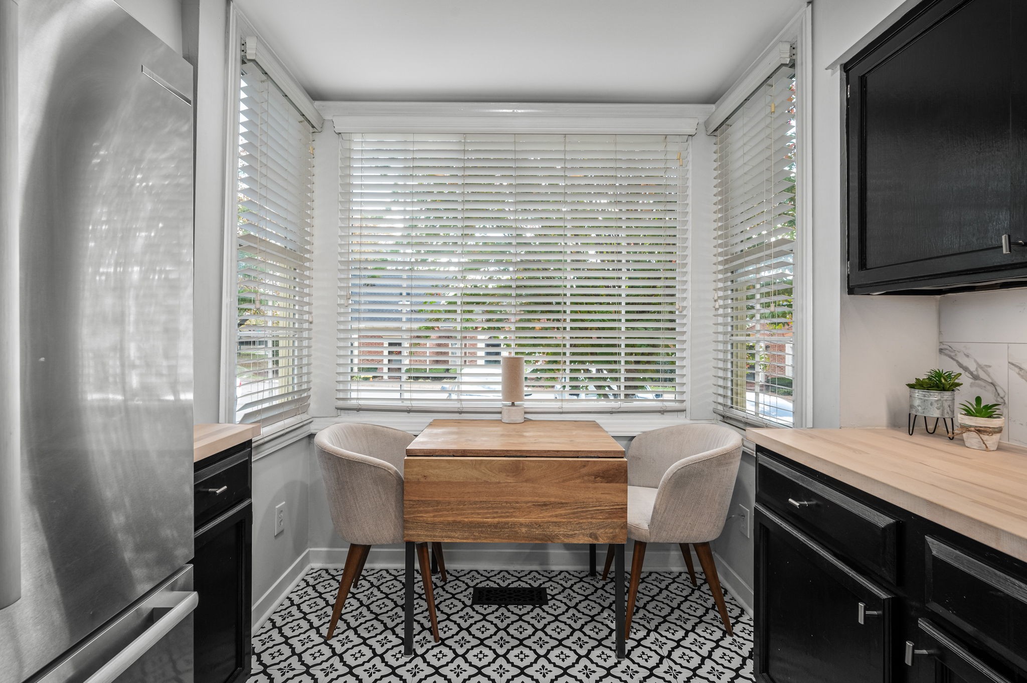1407 Cambridge Dr