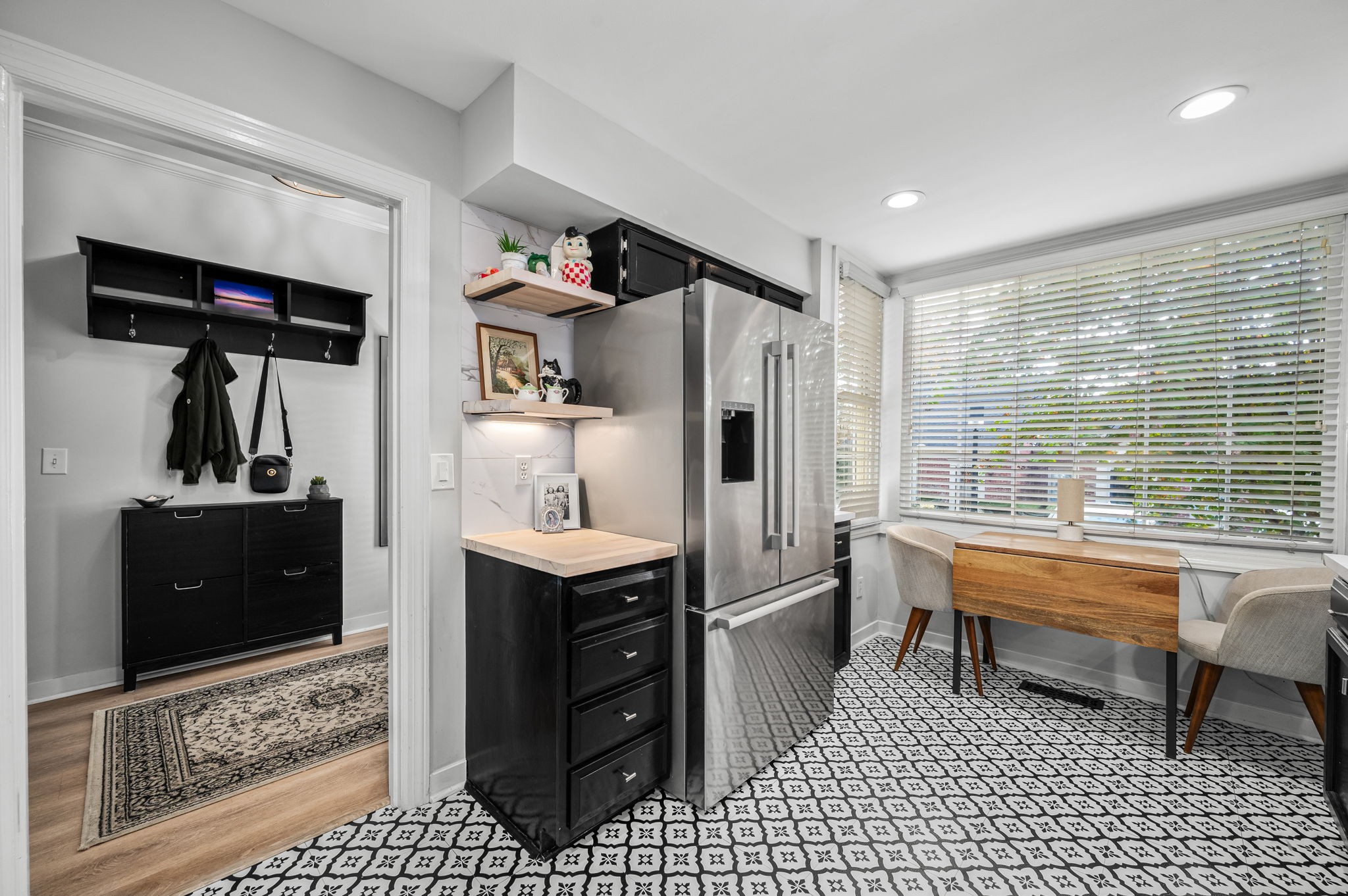 1407 Cambridge Dr