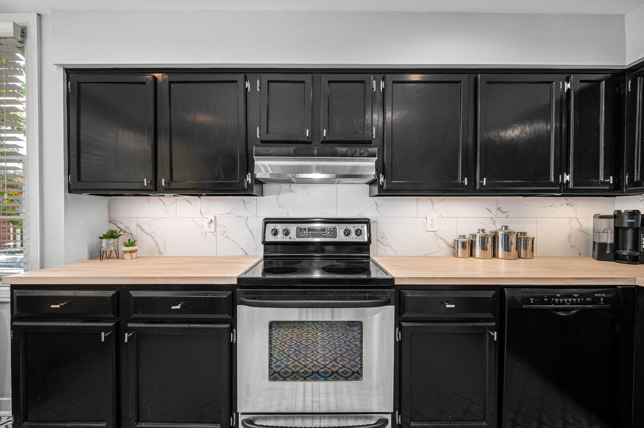 1407 Cambridge Dr