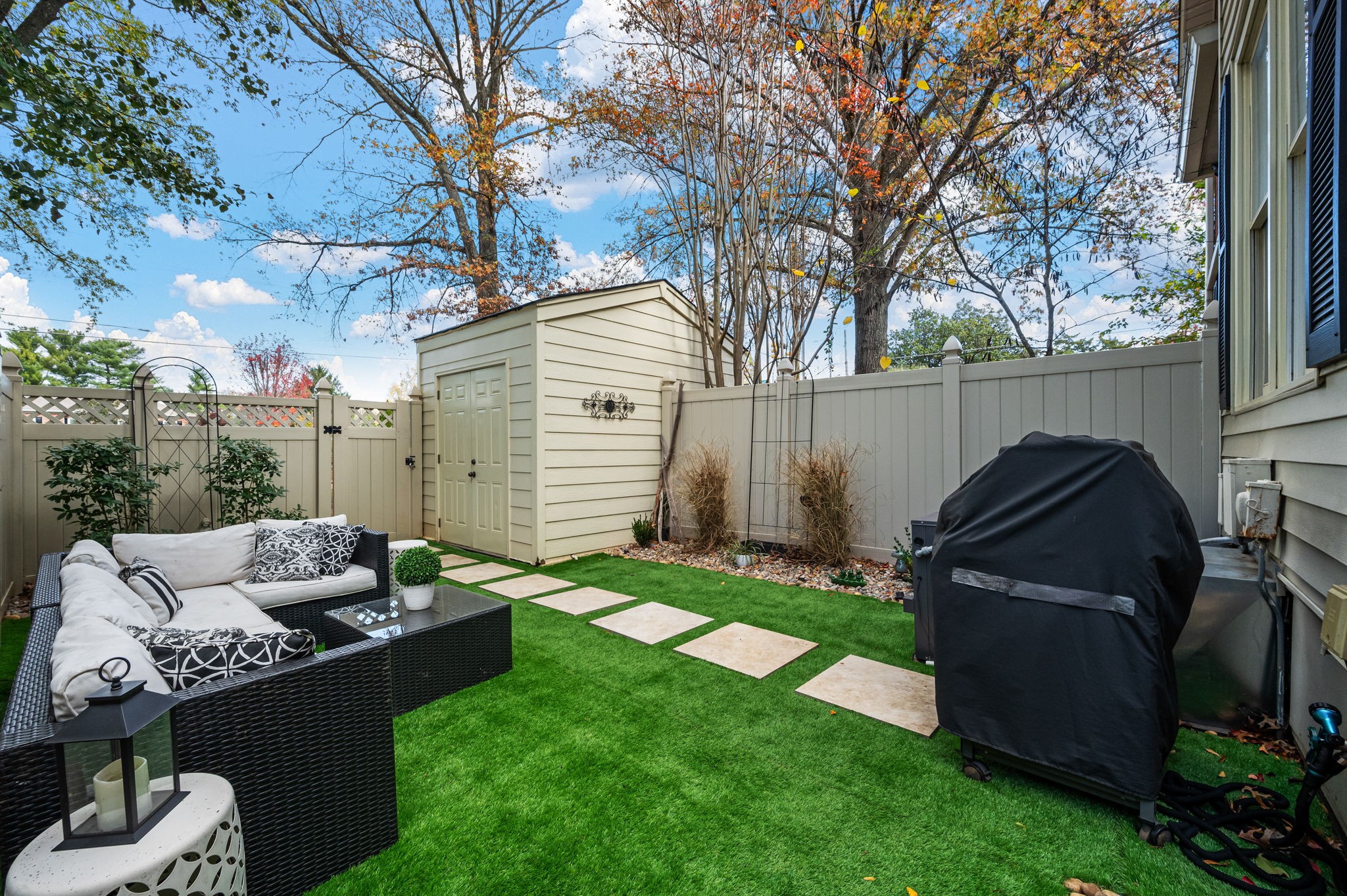 1407 Cambridge Dr
