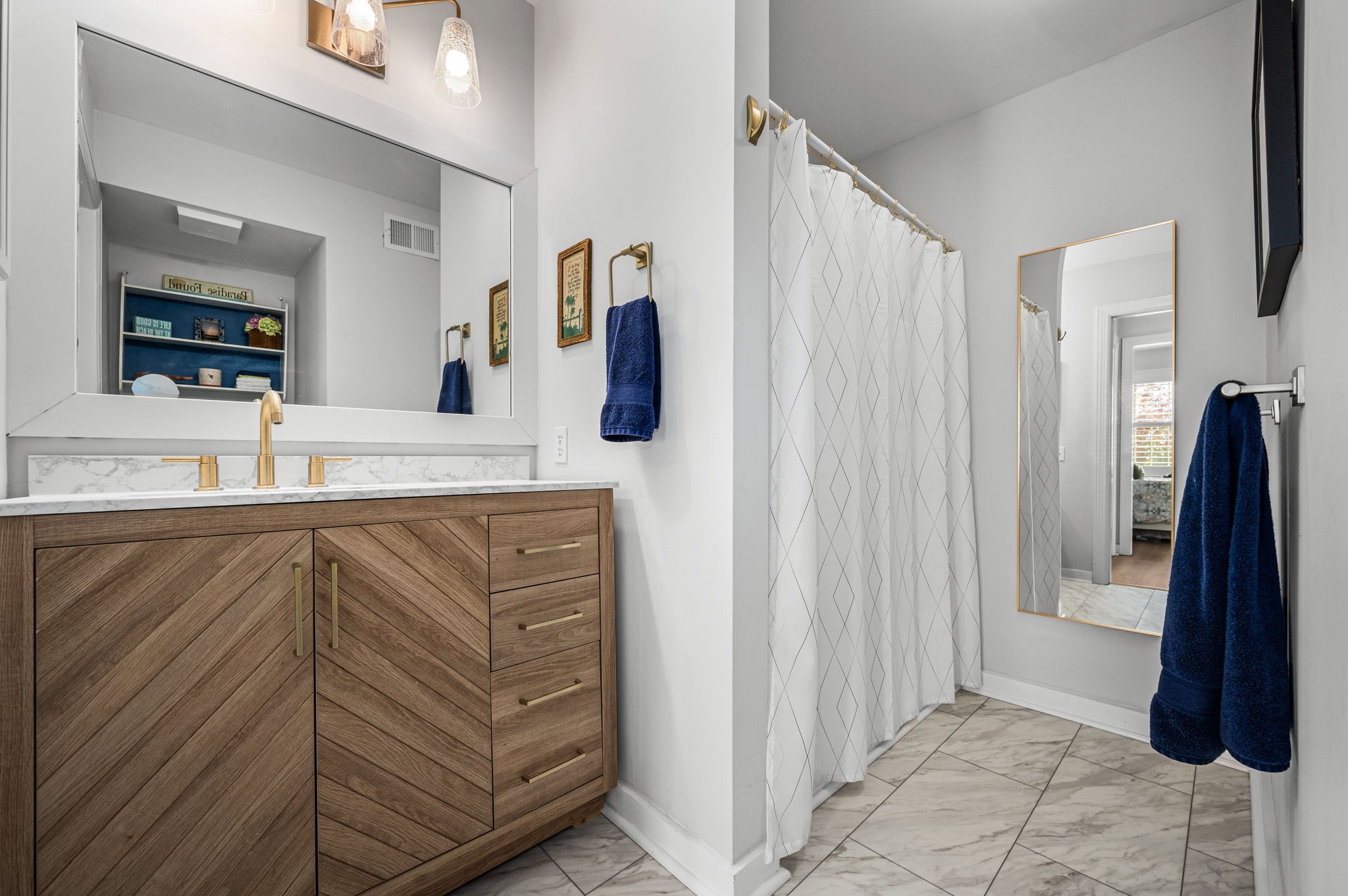 1407 Cambridge Dr