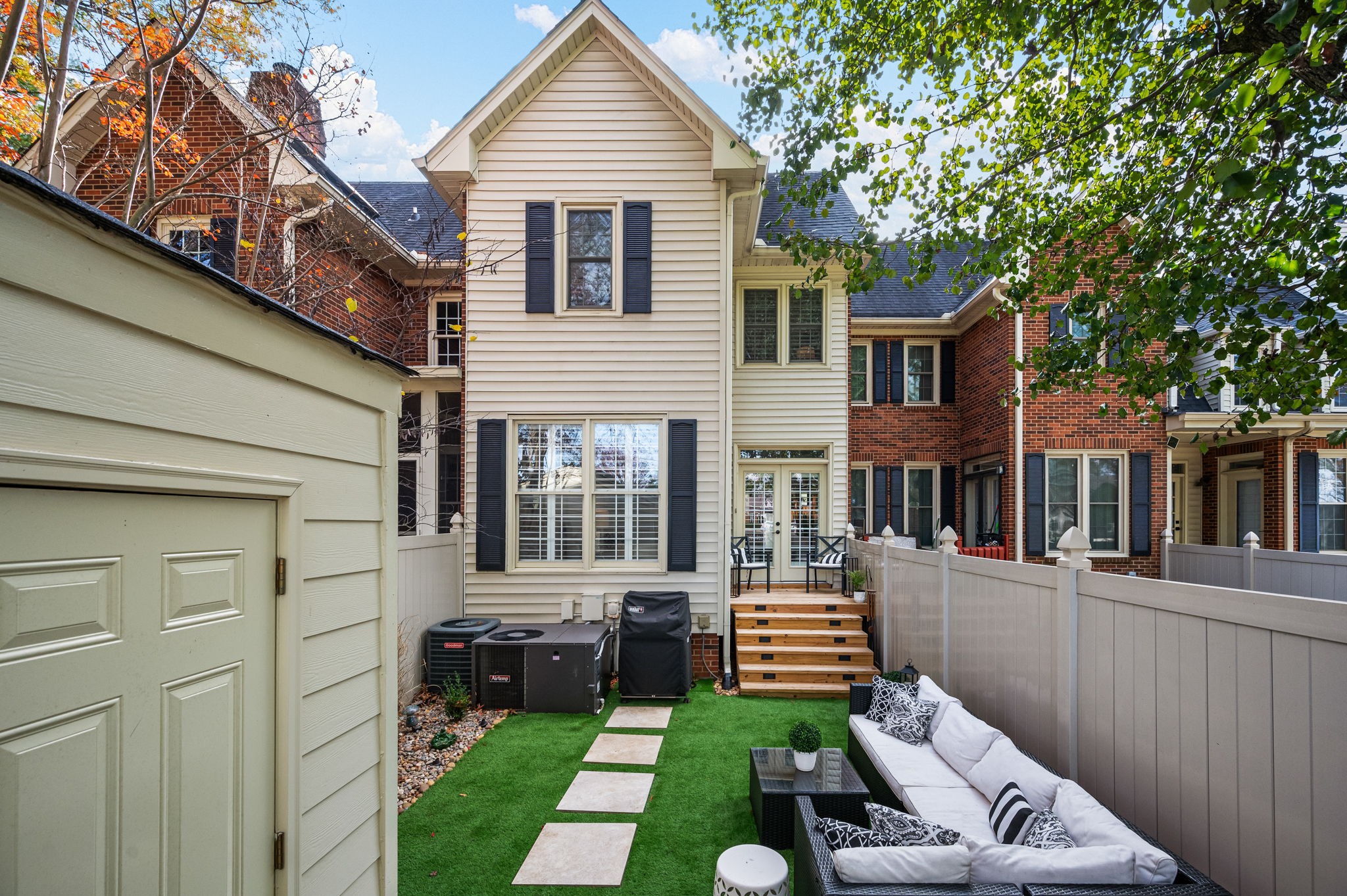 1407 Cambridge Dr