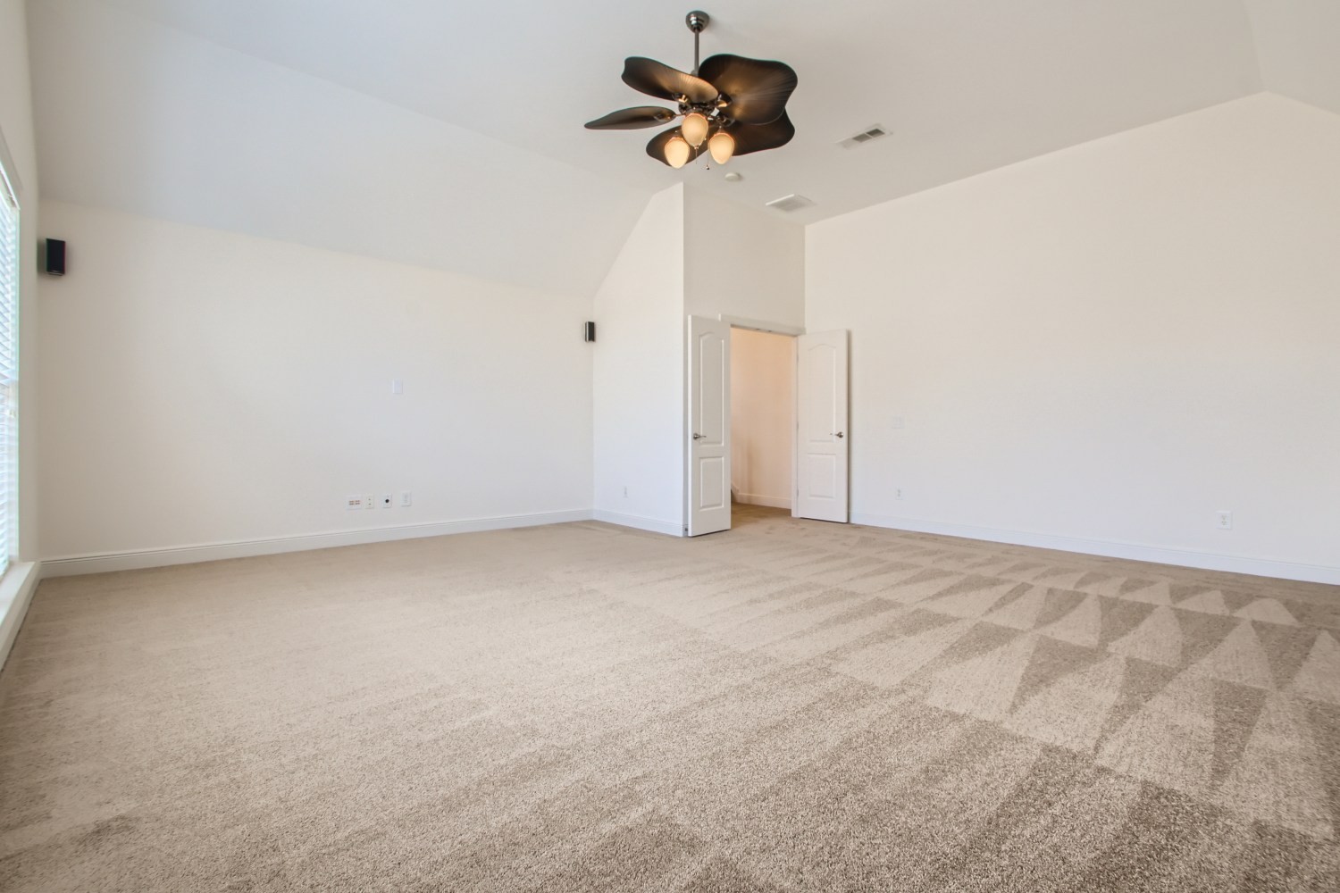 3018 Clyde Cir