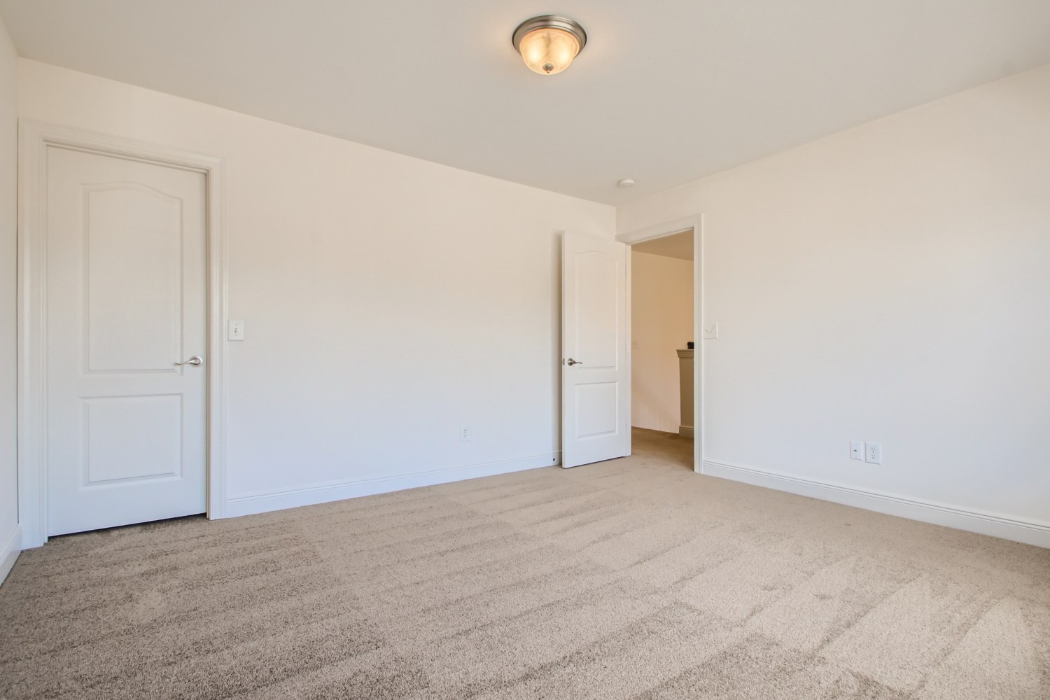 3018 Clyde Cir