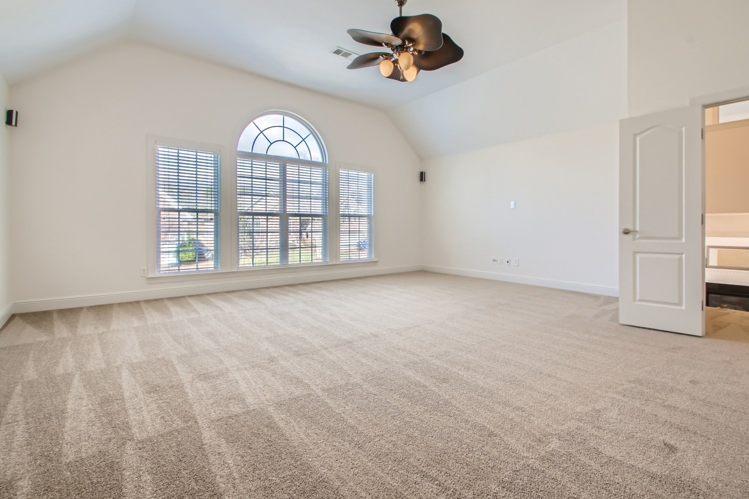 3018 Clyde Cir