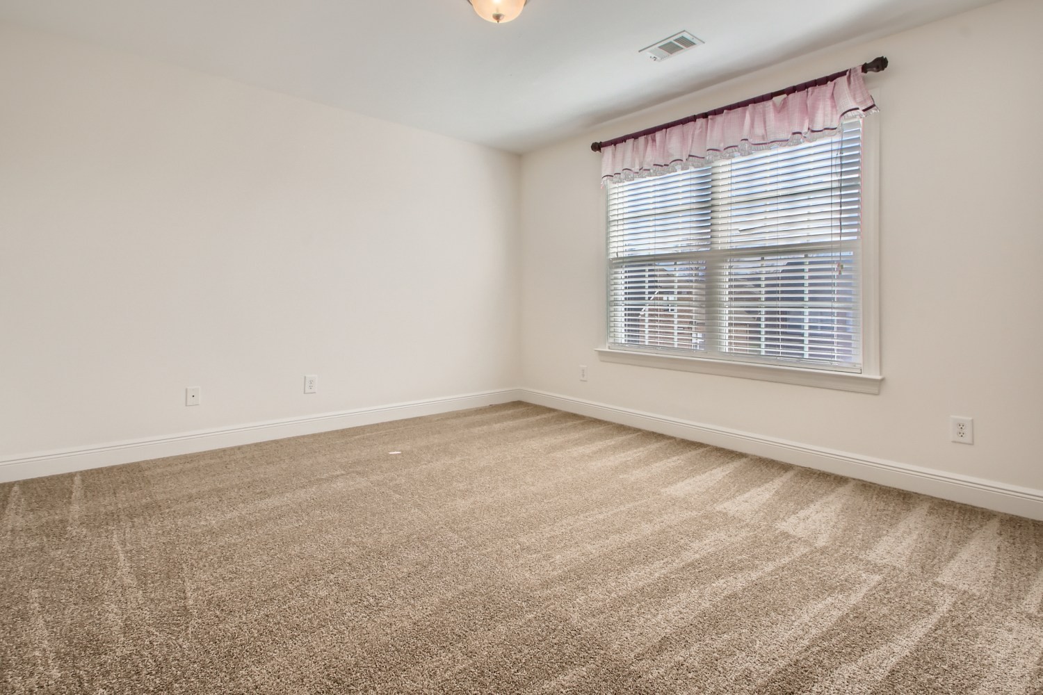 3018 Clyde Cir