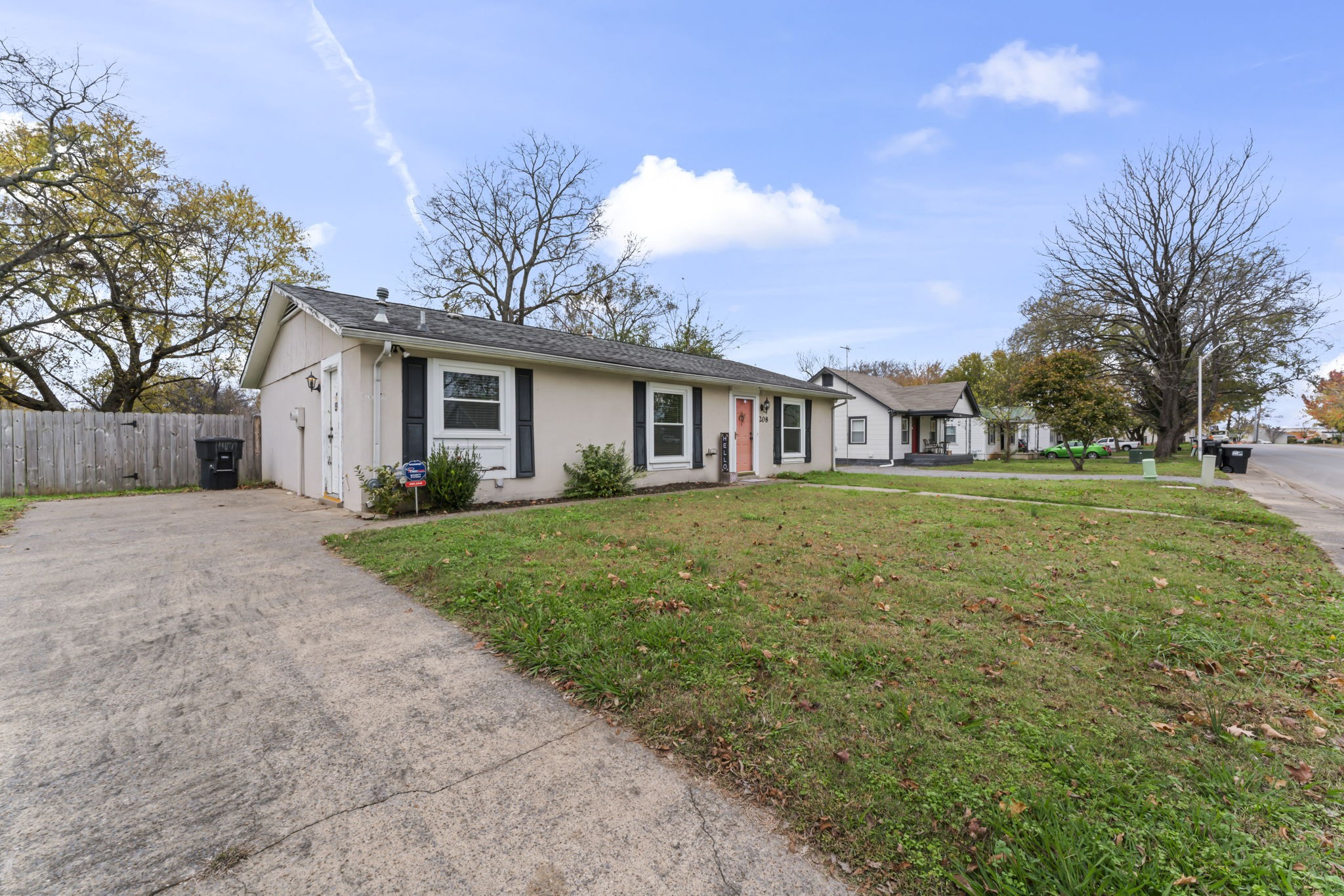 208 S Kings Hwy, S