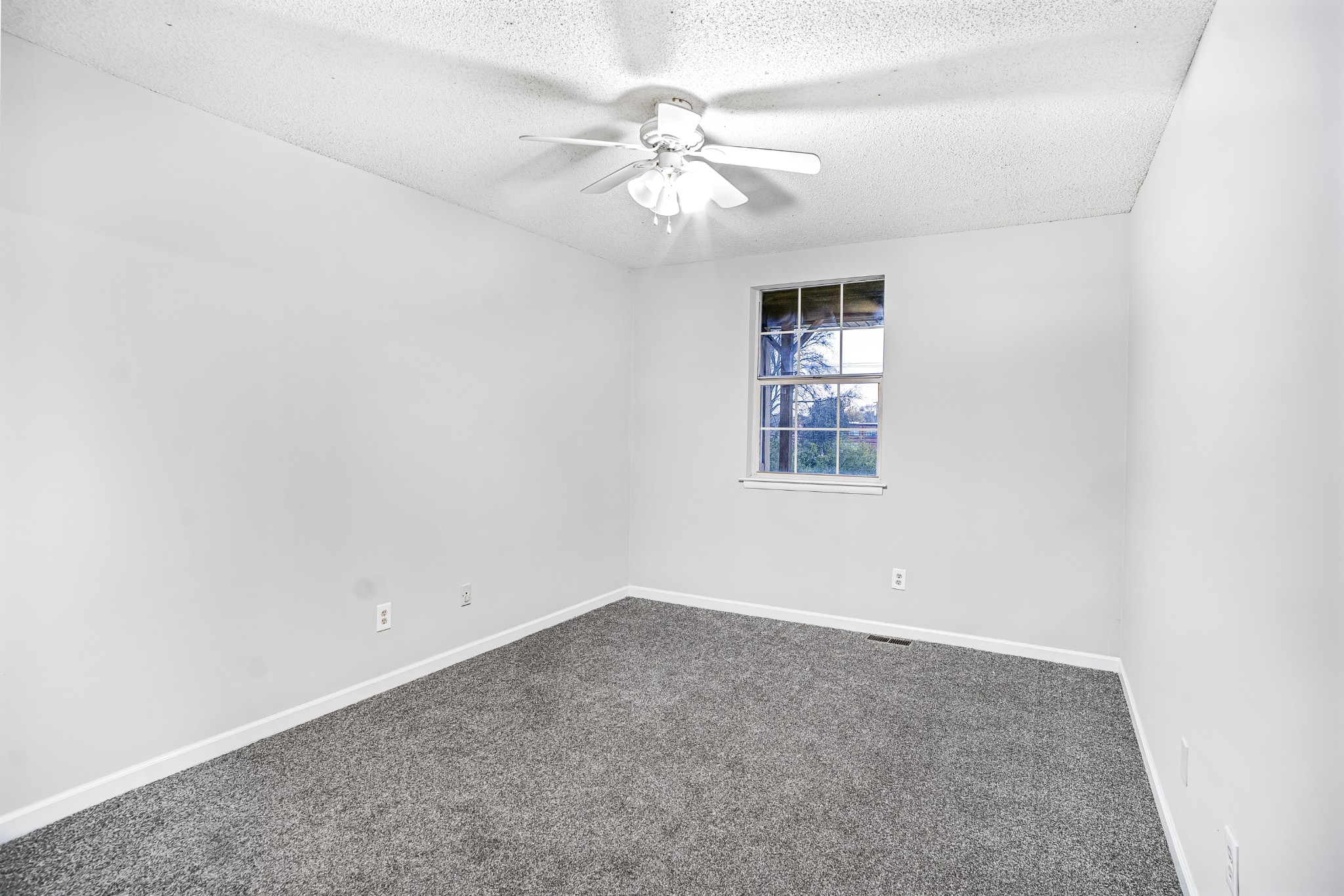 1301 Neelys Bend Rd Unit: 9