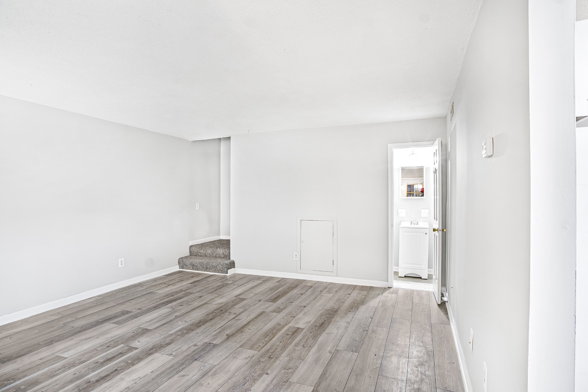 1301 Neelys Bend Rd Unit: 9
