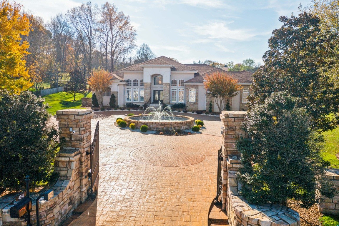 4341 Ambergate Ct