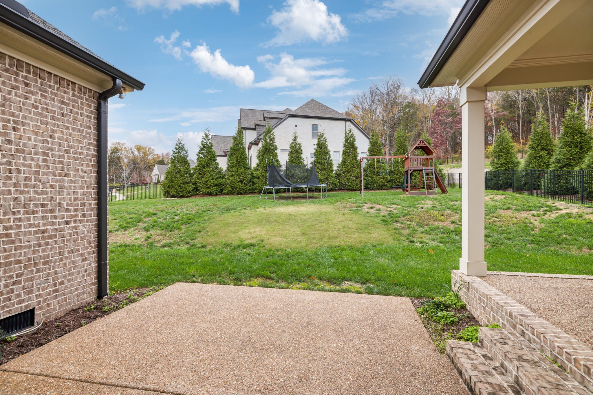 9600 Stonebluff Dr
