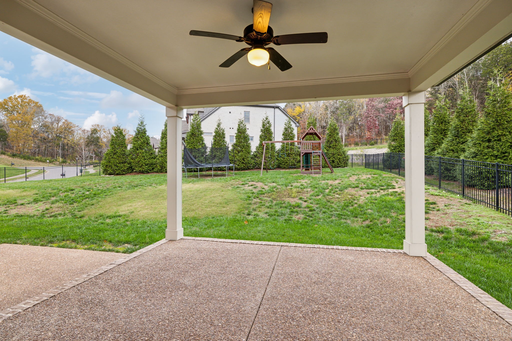 9600 Stonebluff Dr