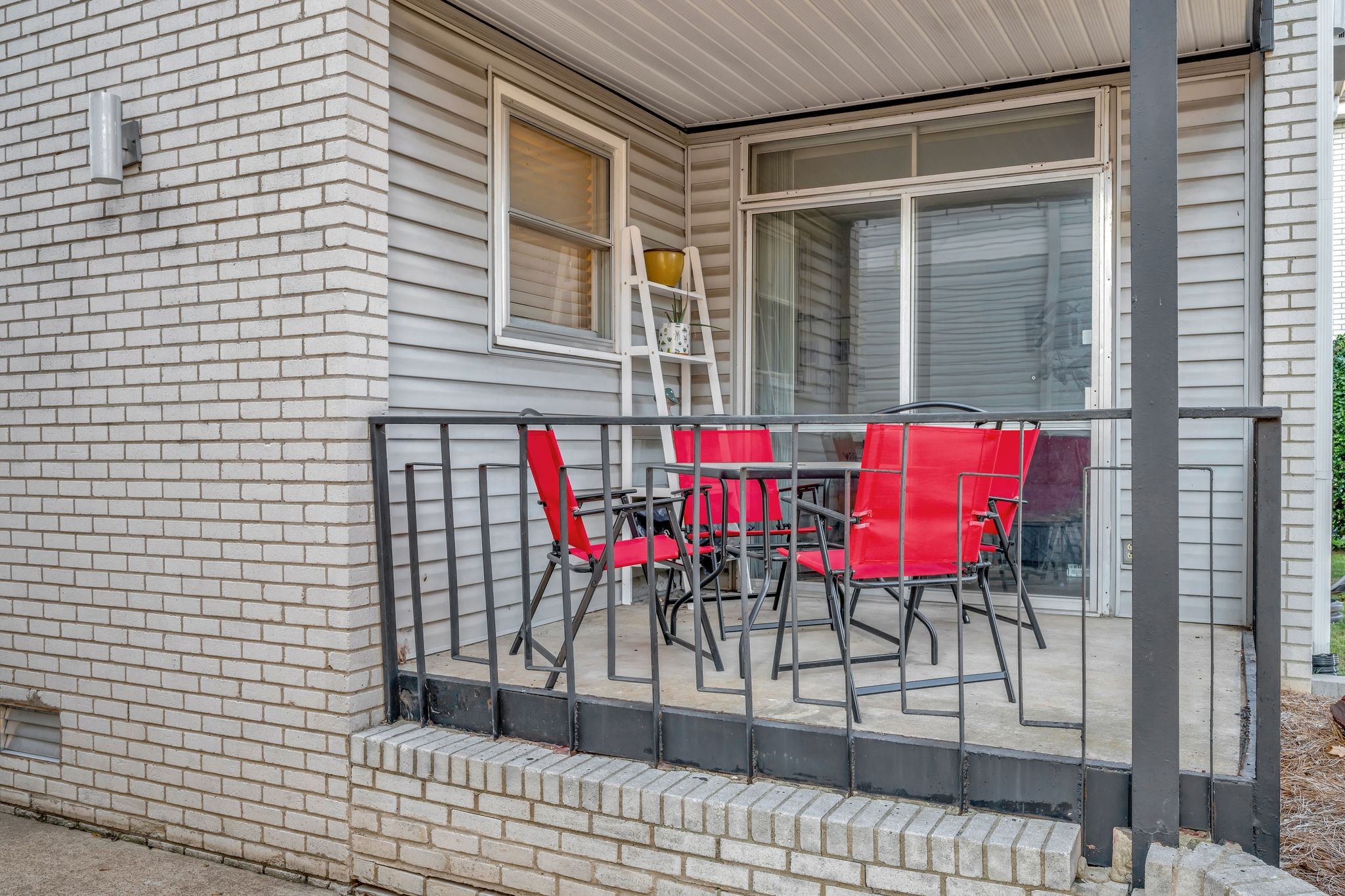 613 Hillsboro Rd Unit: B18