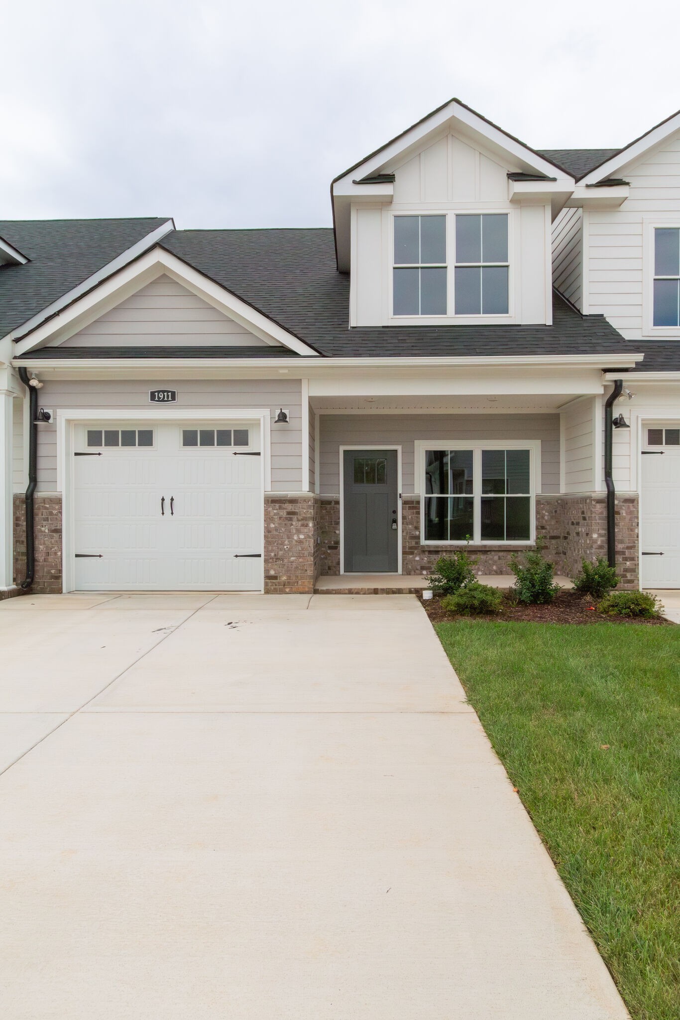 1911 Windhelm Dr