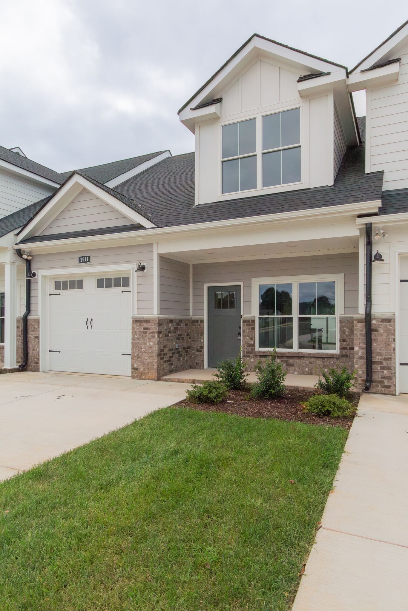 1911 Windhelm Dr