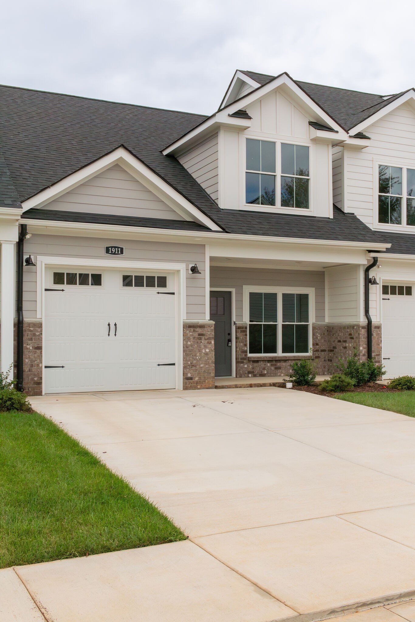 1911 Windhelm Dr