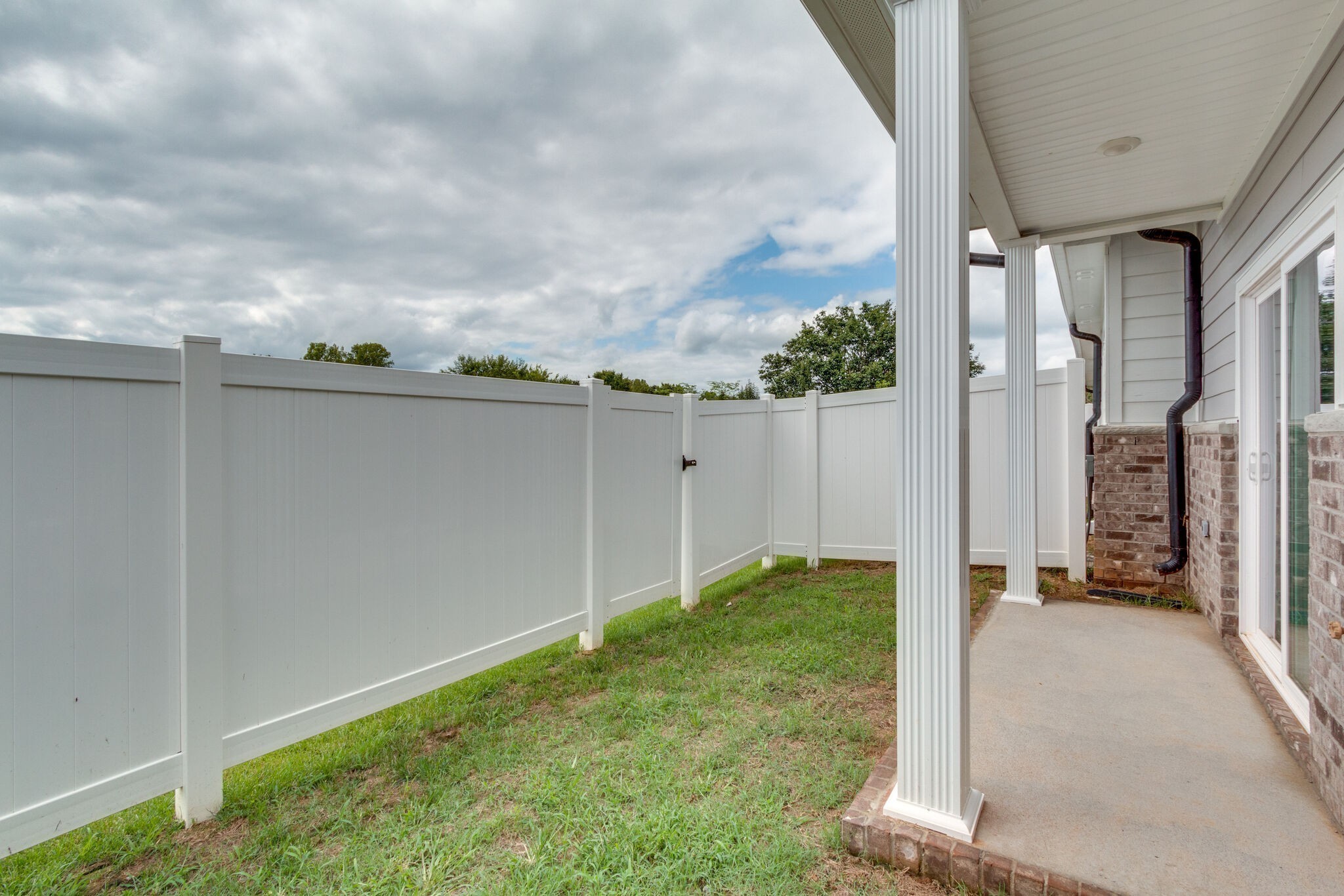 1911 Windhelm Dr