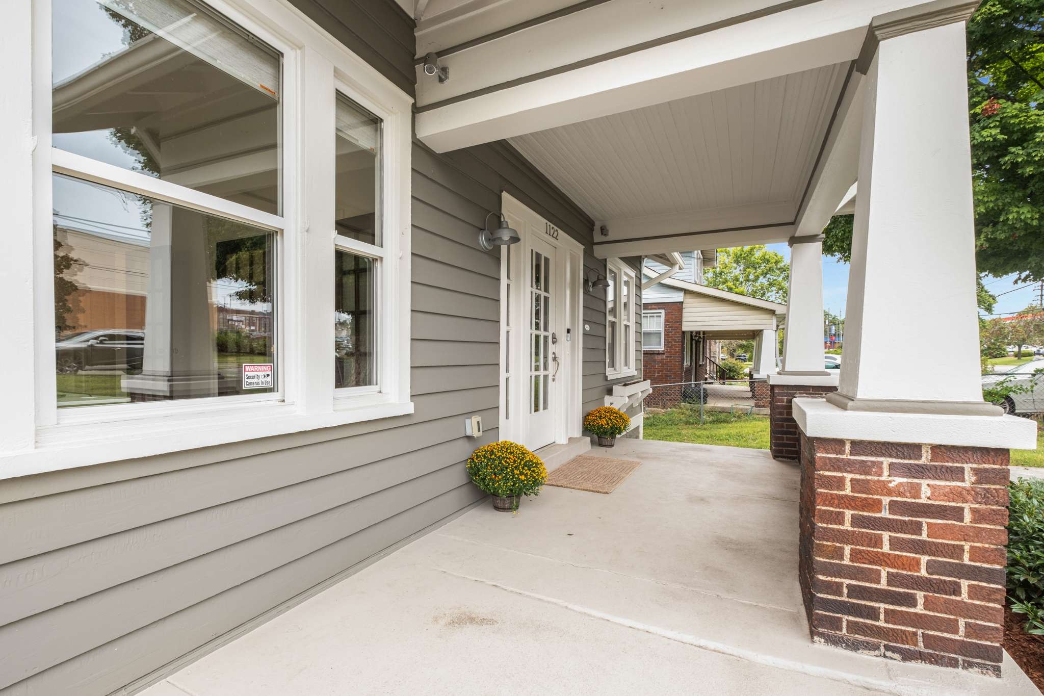 1122 Shelton Ave