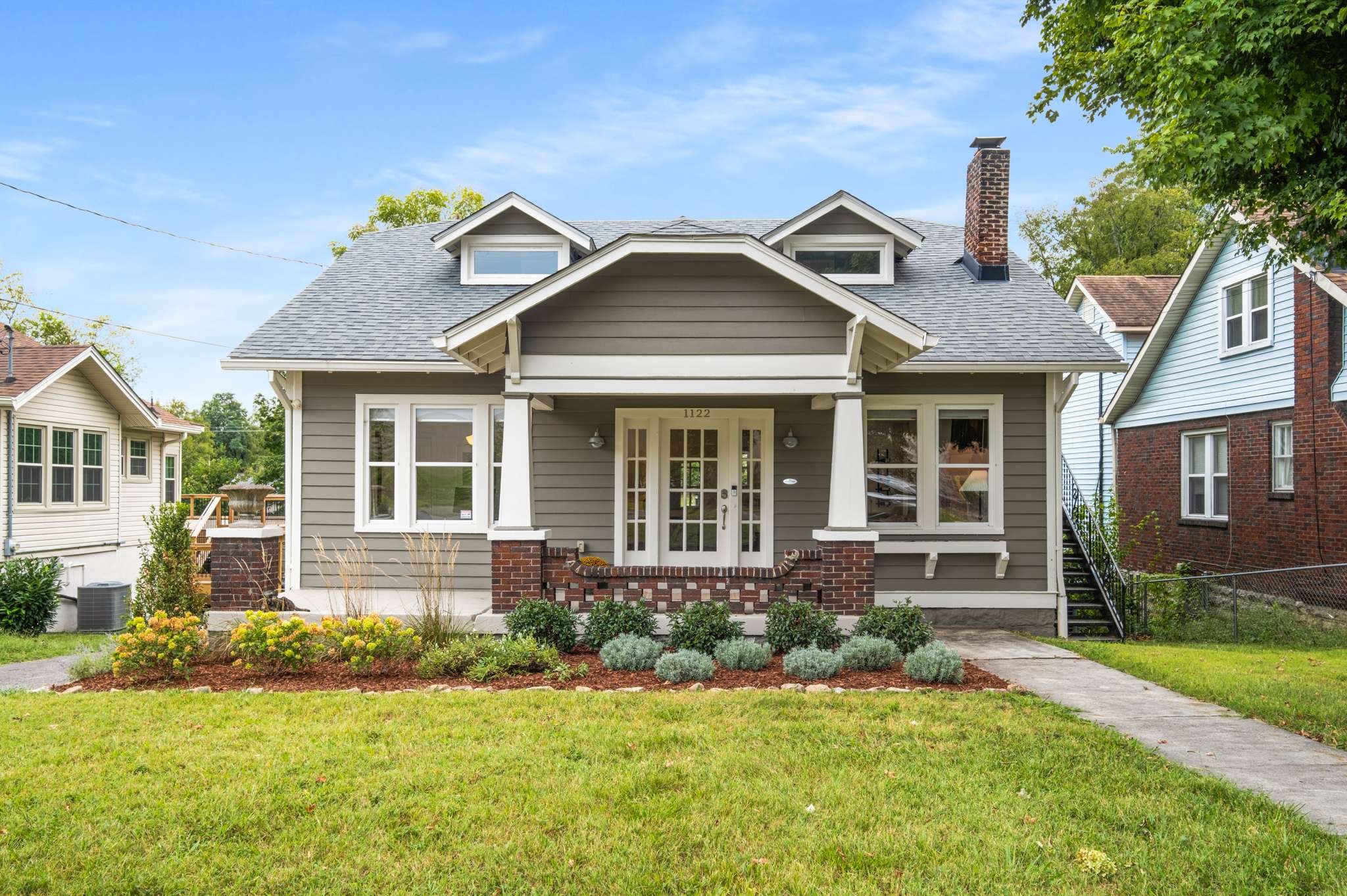 1122 Shelton Ave
