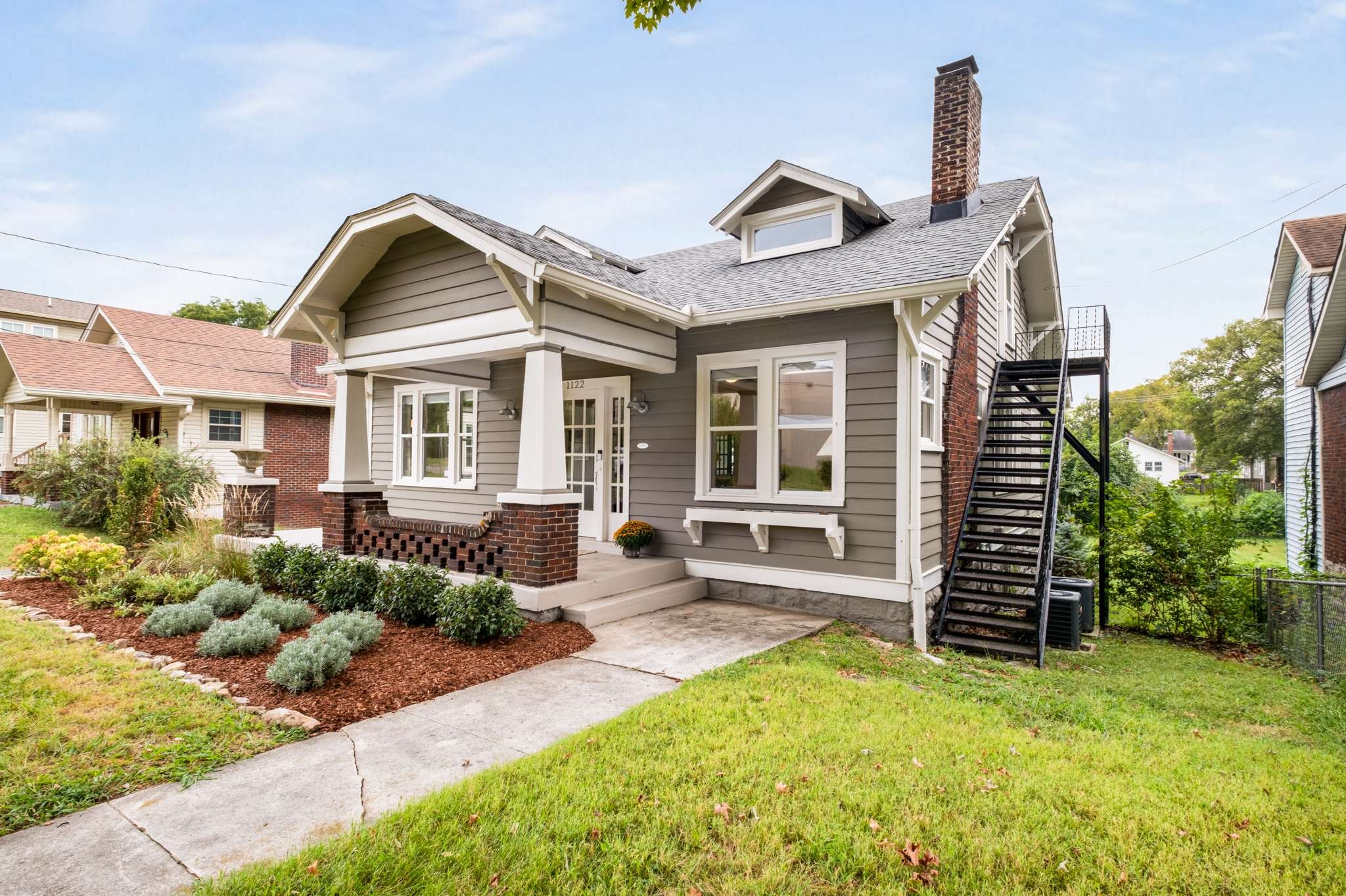 1122 Shelton Ave