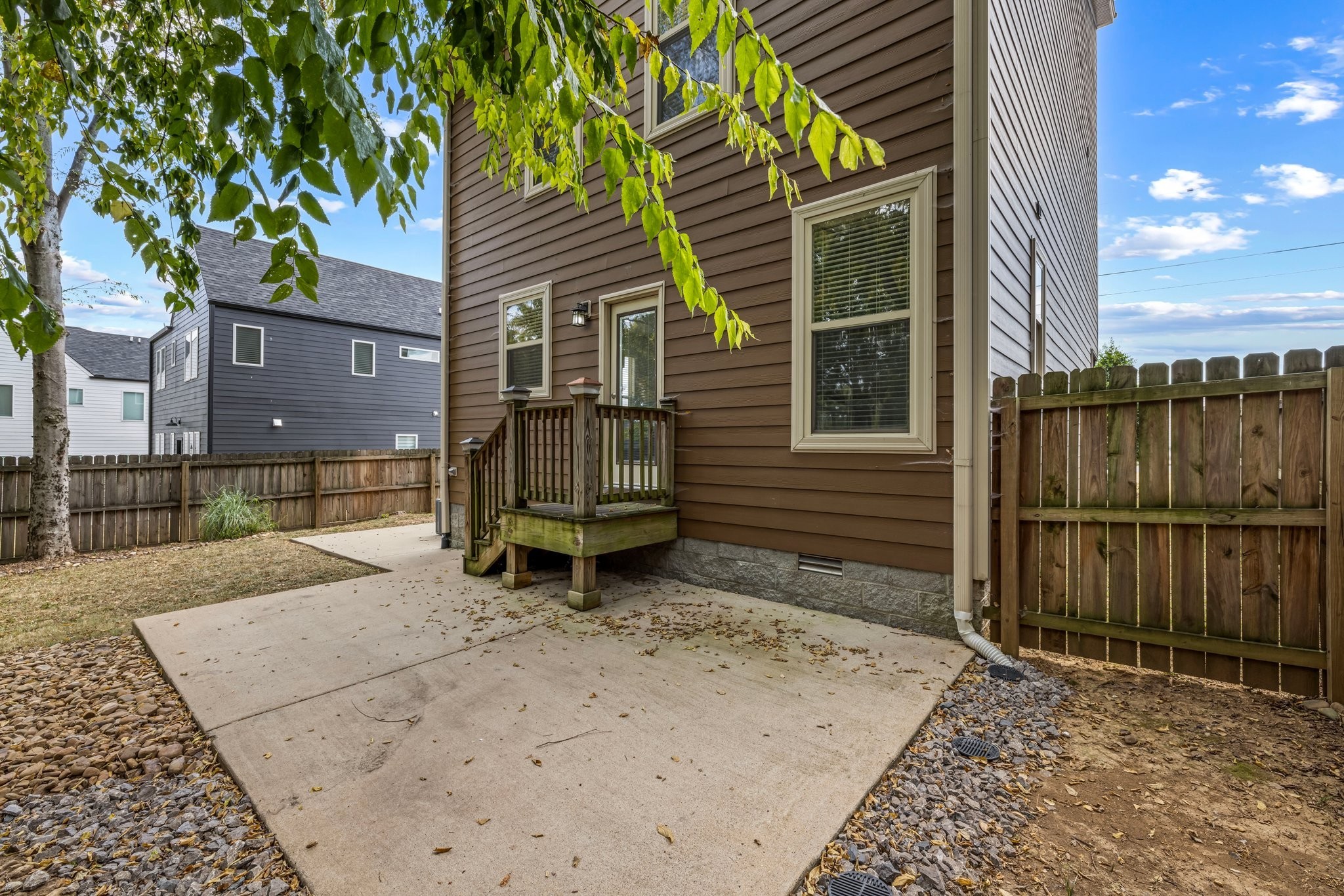 44 Twin St