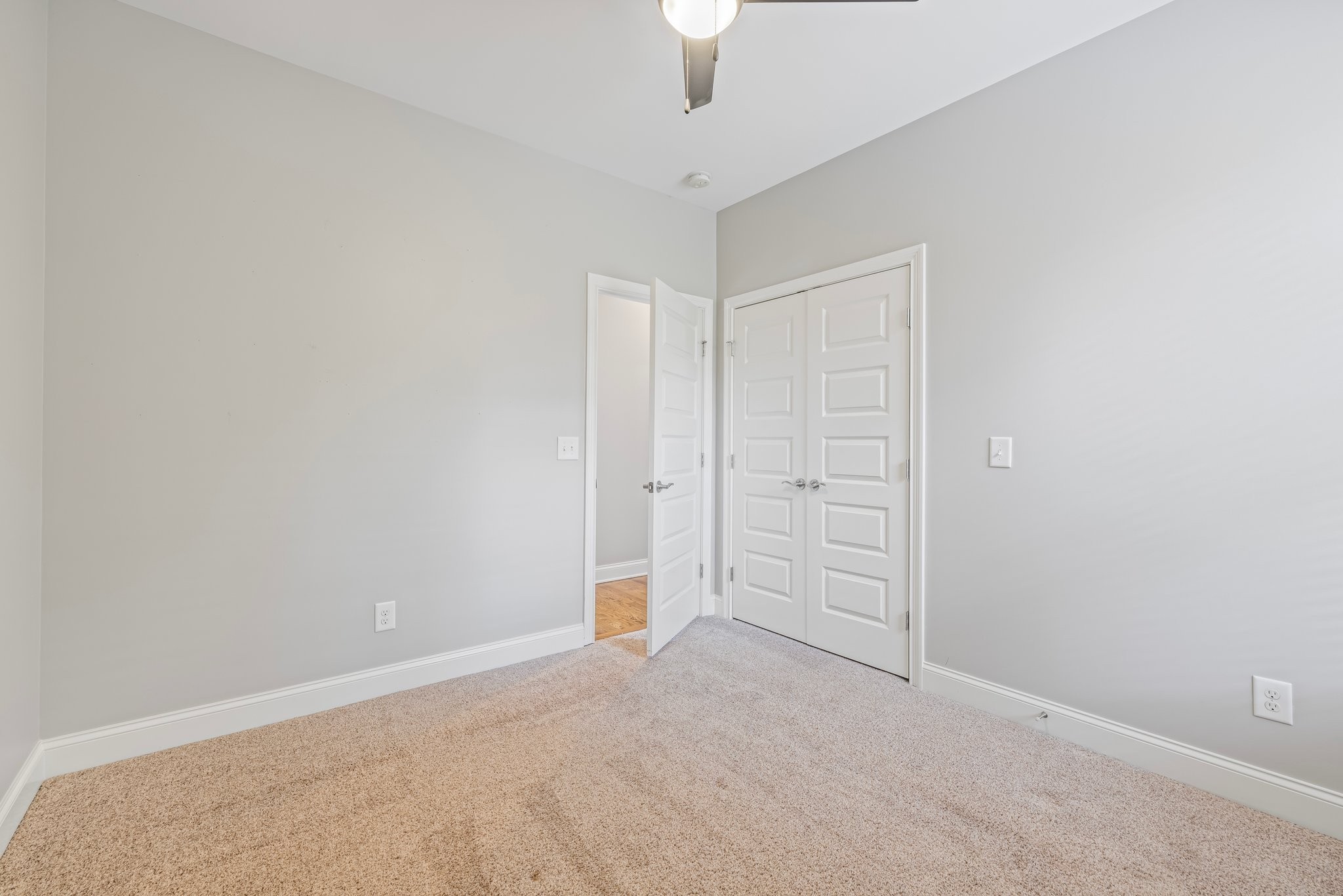 44 Twin St